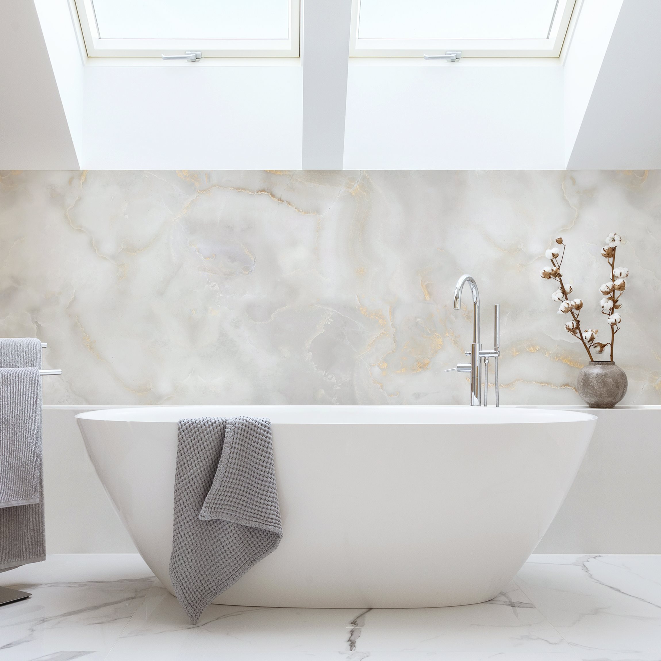 Wandverkleidung Bad Onyx Marmor mit Gold