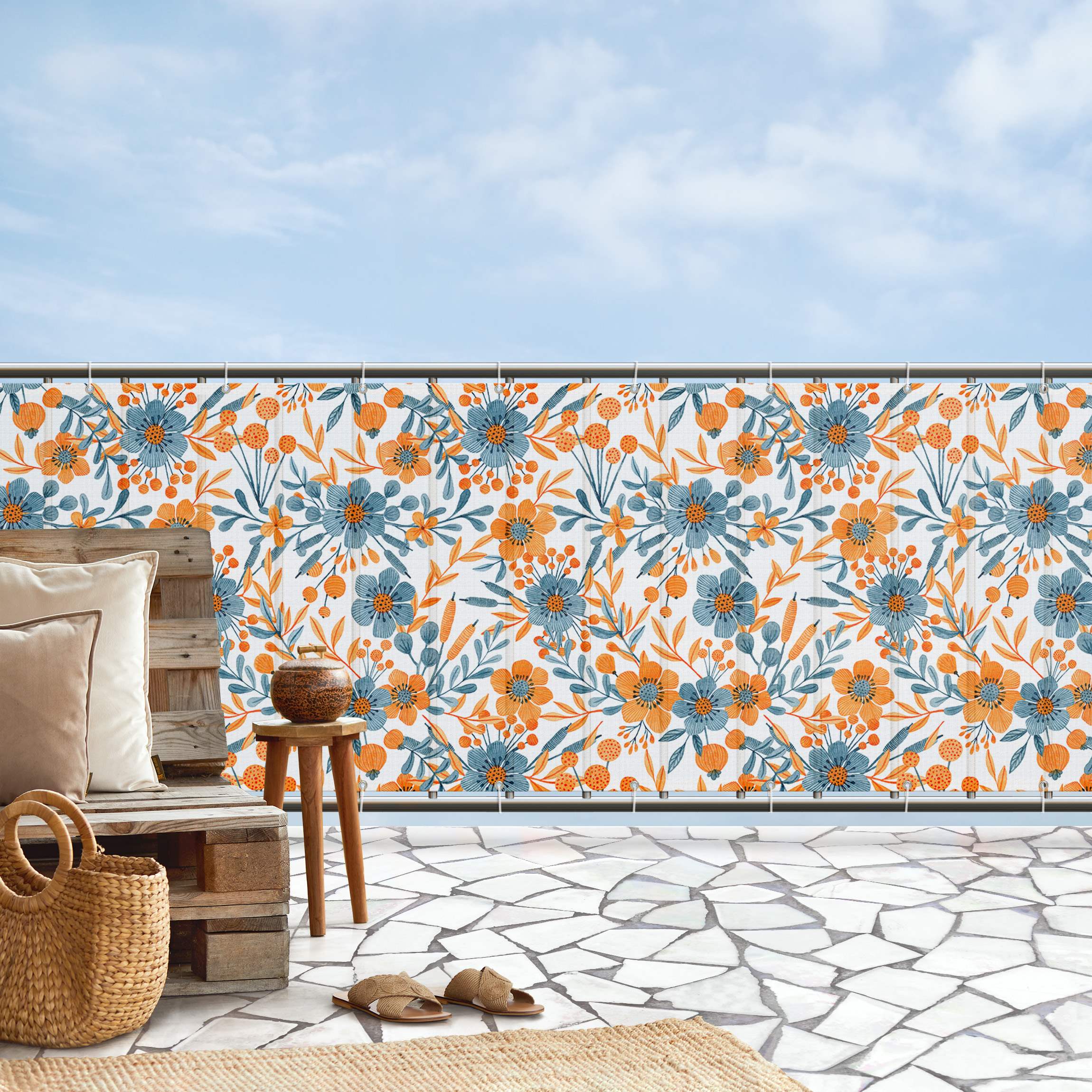 Balkon Sichtschutz Orange Blaue Blüten auf Weiß