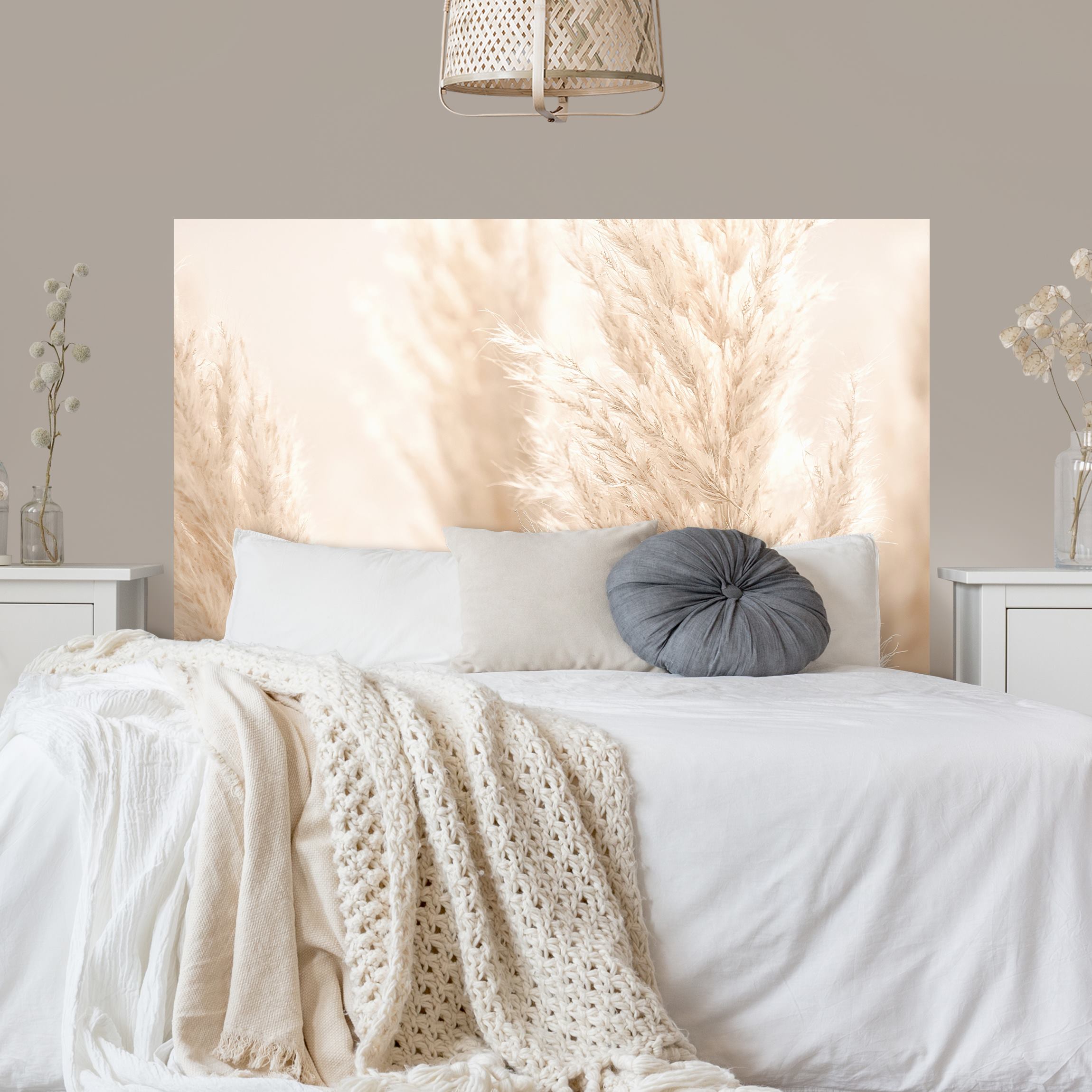 Kopfteil Bett Pampasgras im Sonnenlicht