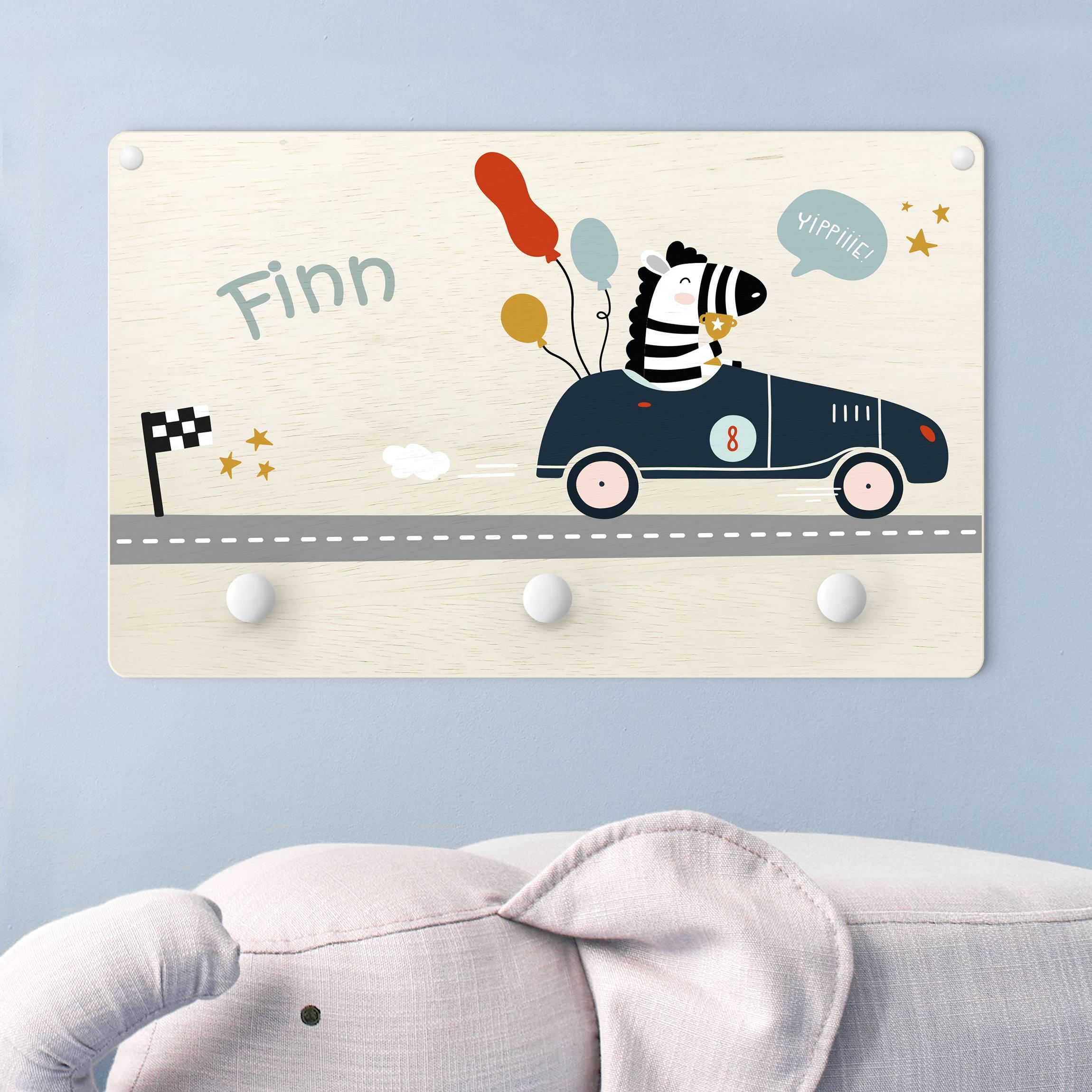 Kindergarderobe Holz mit Namen Rennfahrer Zebra mit Wunschname
