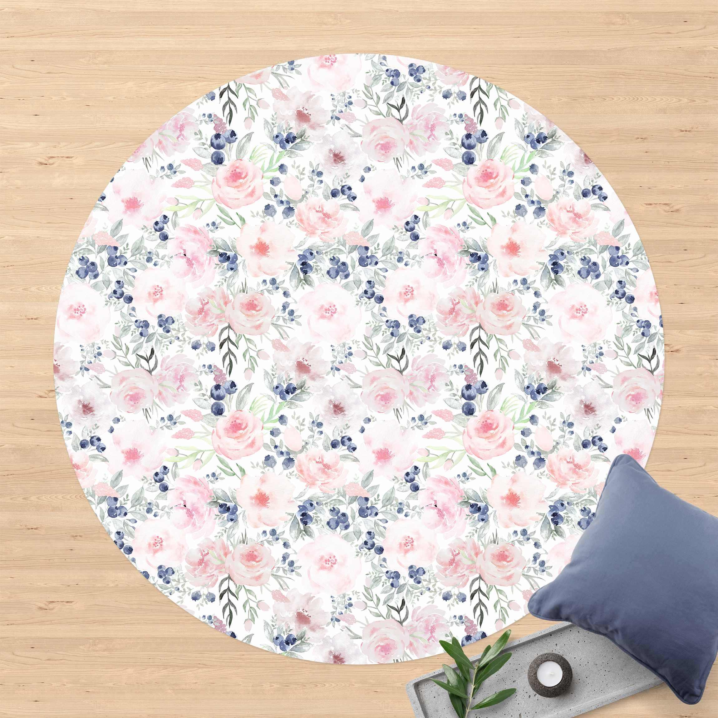 Runder Vinyl-Teppich Rosa Rosen mit Blaubeeren vor Weiß
