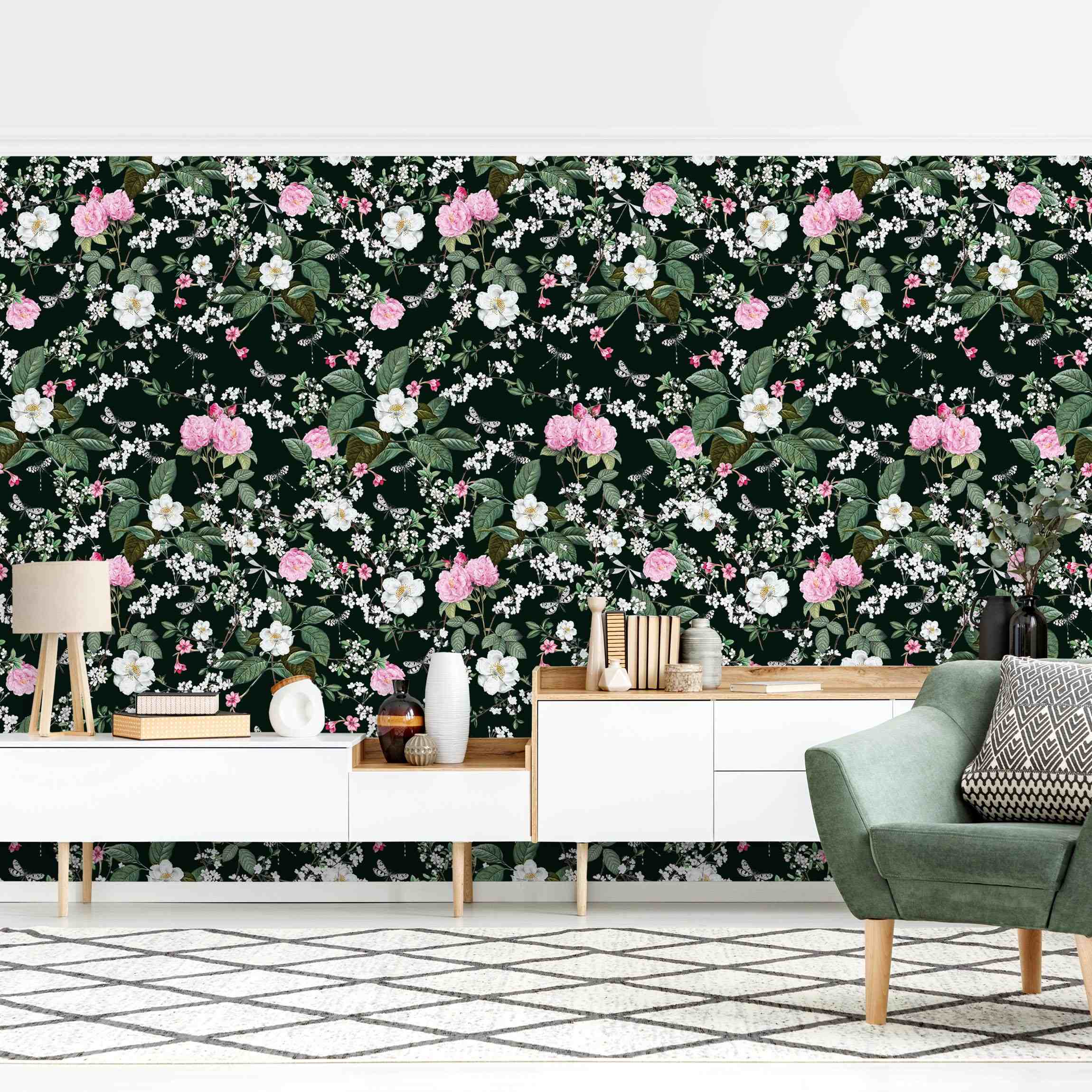 Fototapete Rosen und Schmetterlinge auf Dunkelgrün