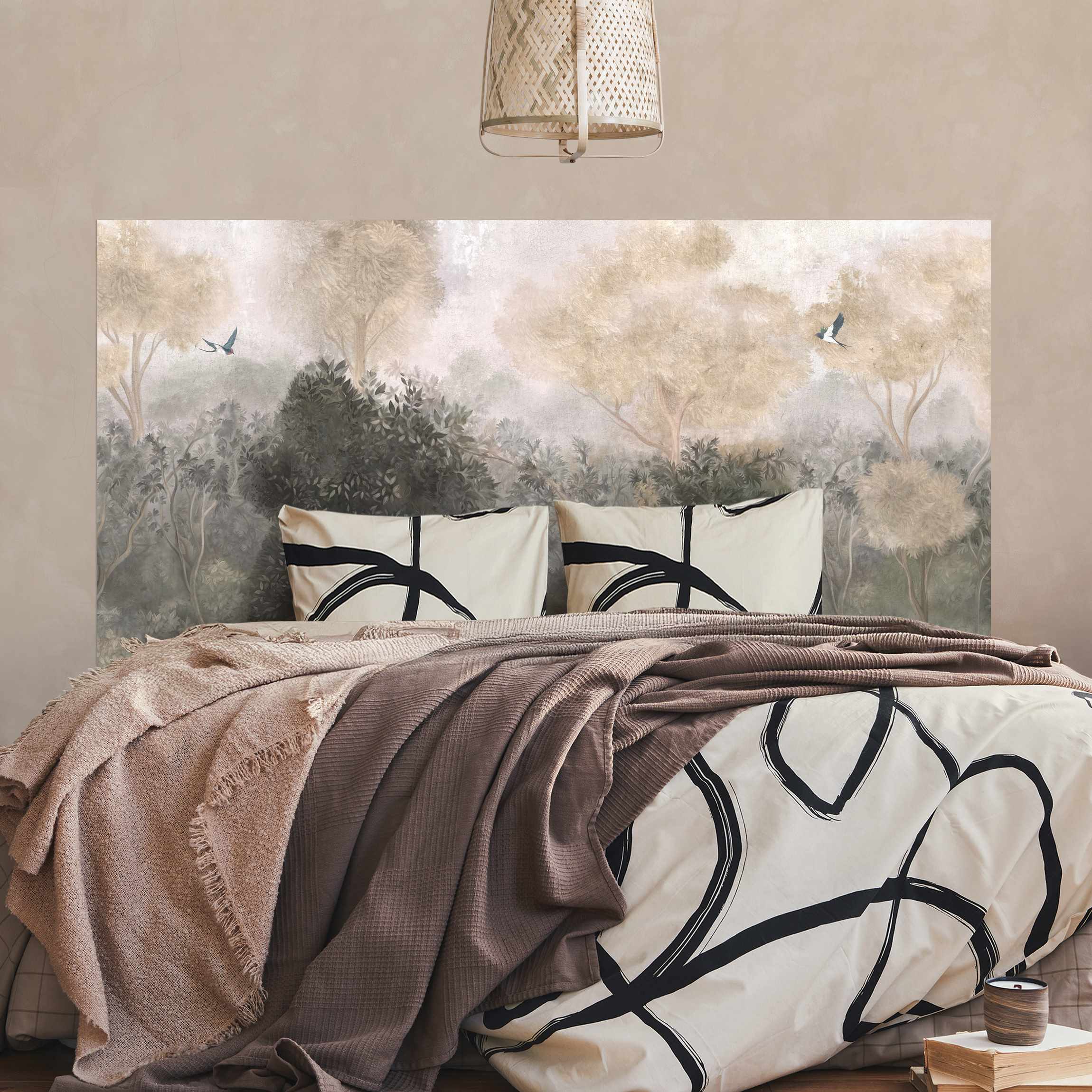 Kopfteil Bett Schwalben über Baumkronen