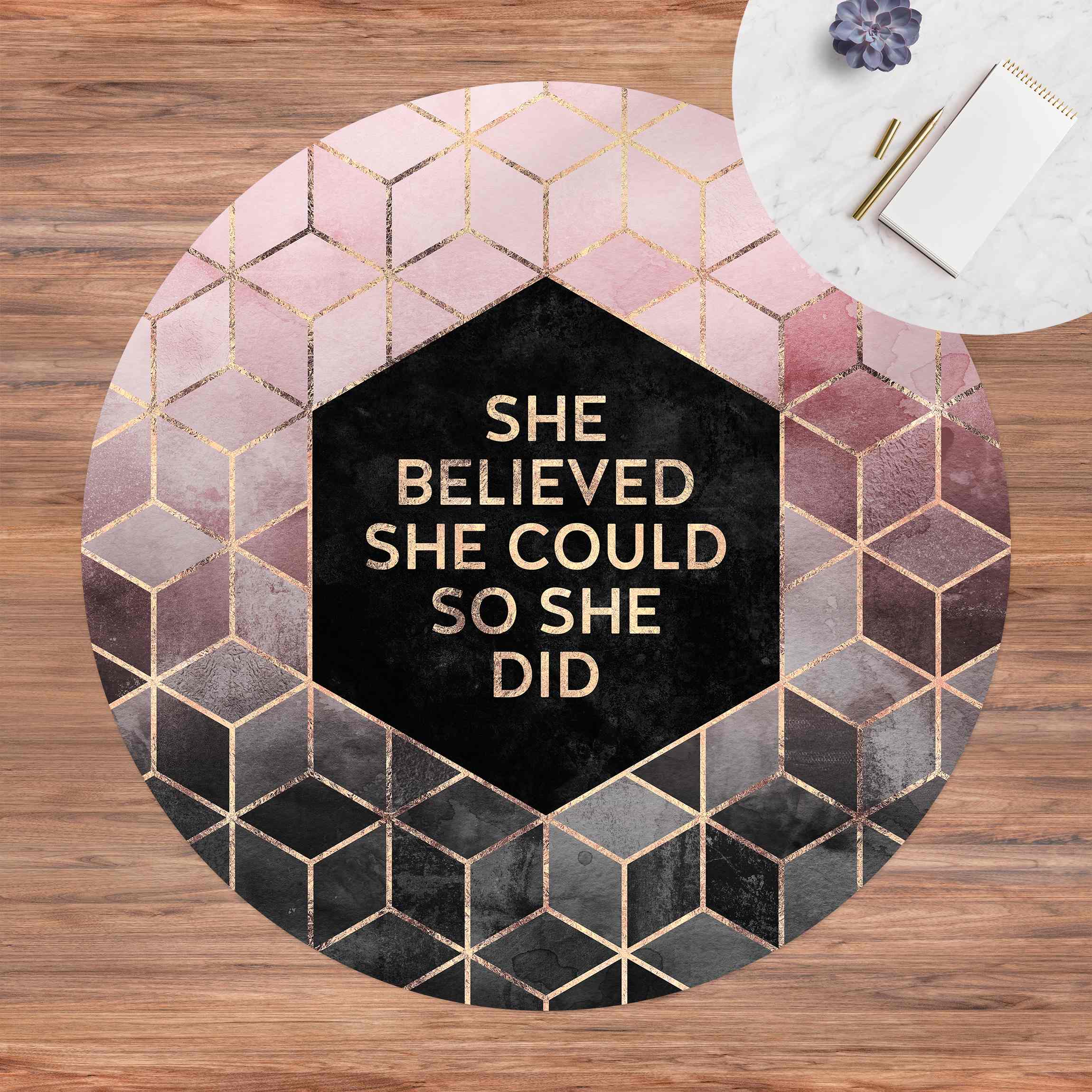 Runder Vinyl-Teppich She Believed She Could Rosé Gold