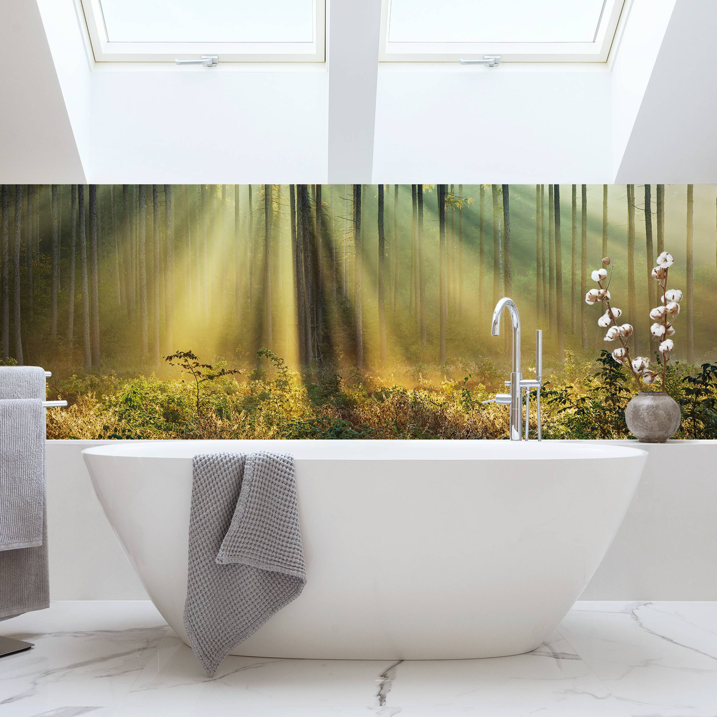 Wandverkleidung Bad Sonnenstrahlen im Nebelwald