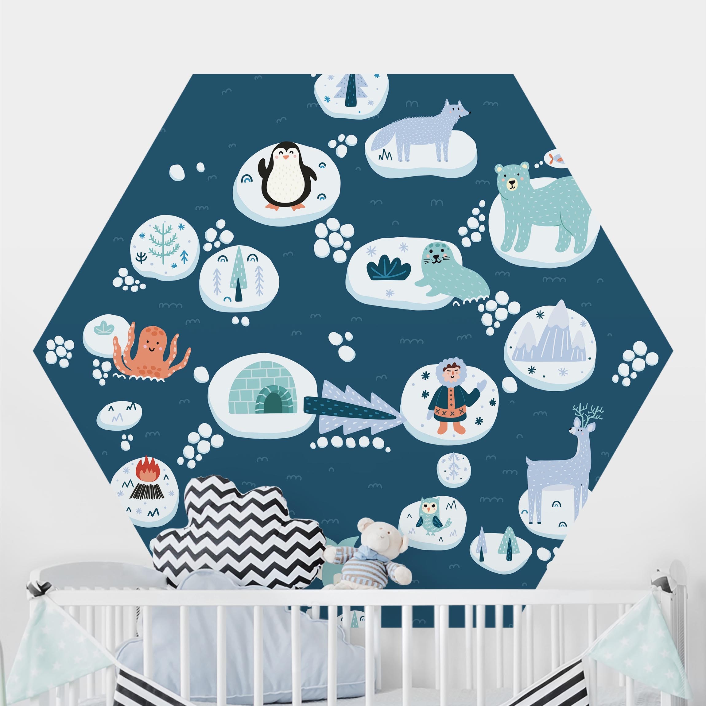 Hexagon Fototapete selbstklebend Antarktis - Eisbär Rudi möchte Fisch