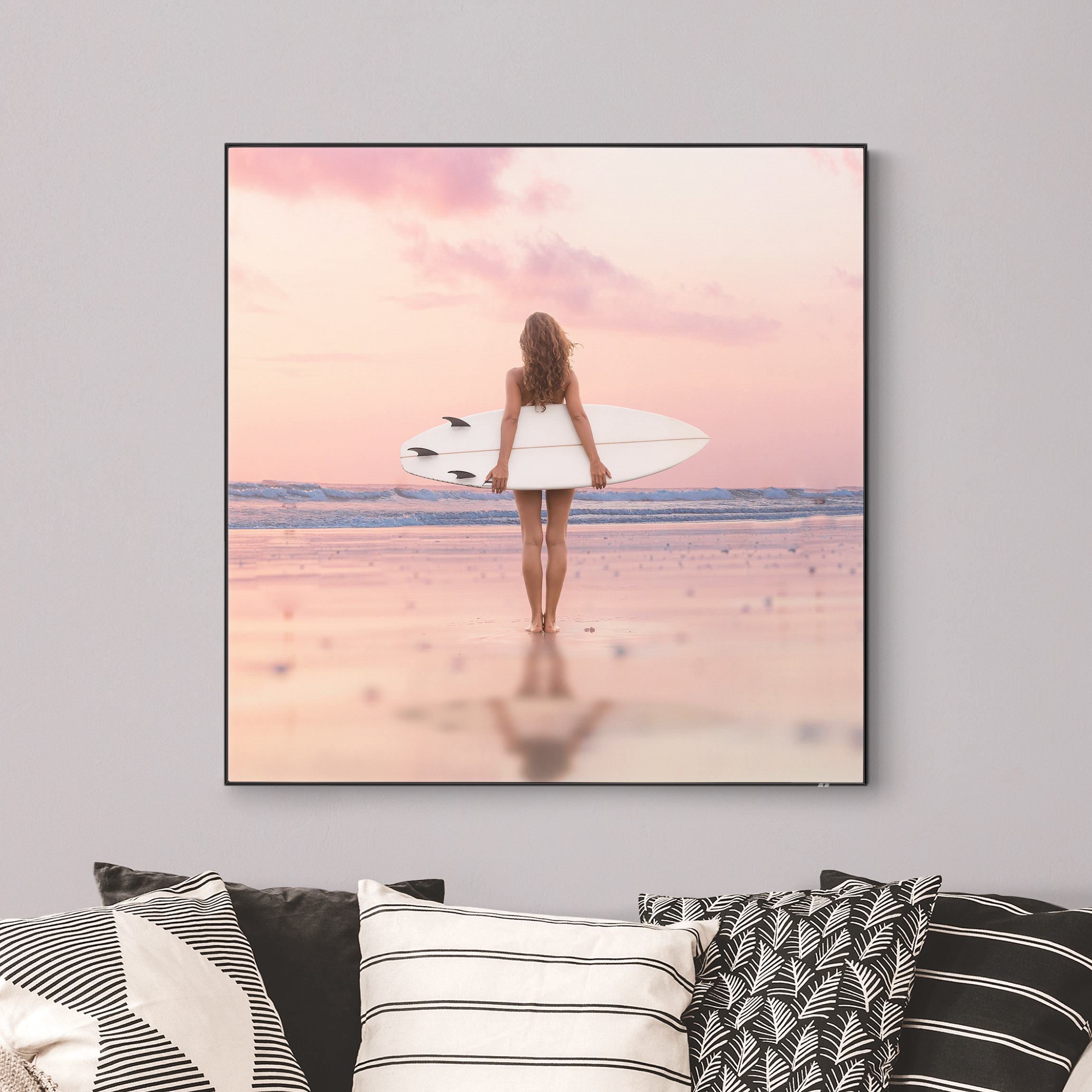 Wechselbild Surfergirl mit Board im Abendrot