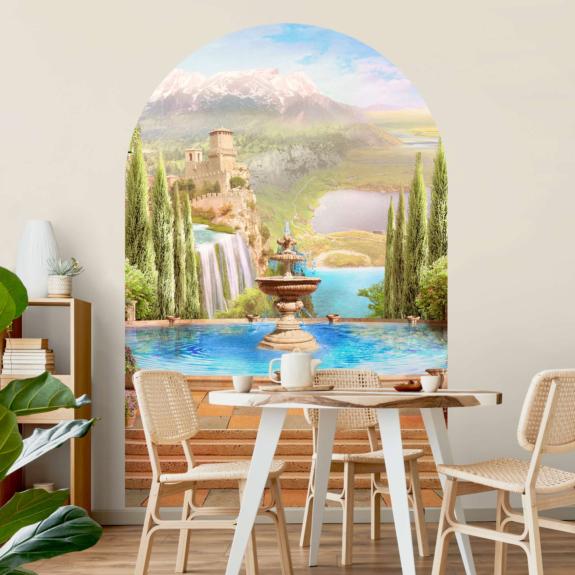 Rundbogen Tapete Traumhafter Garten mit Ausblick auf die Berge
