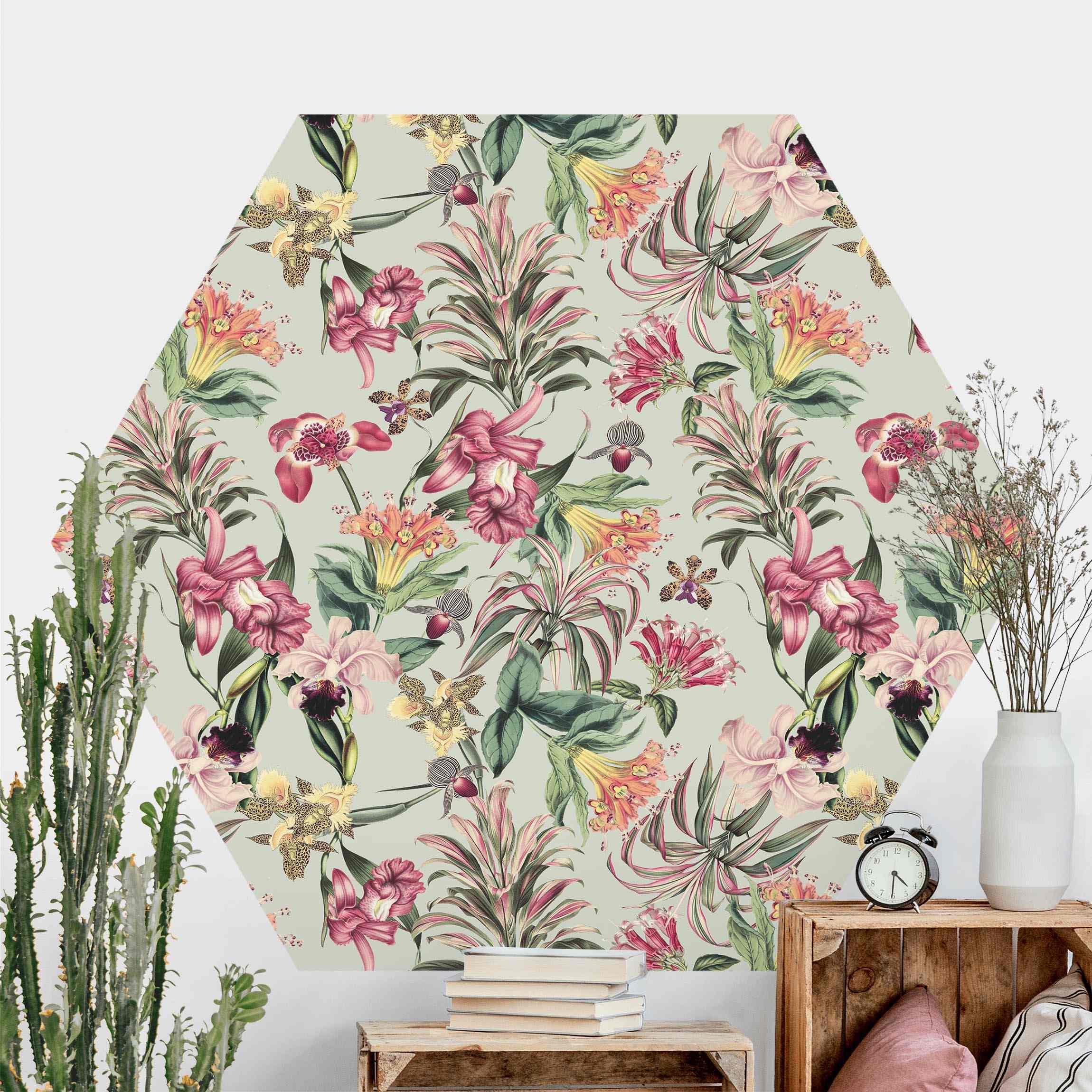 Hexagon Mustertapete Tropische Blumen vor Mint