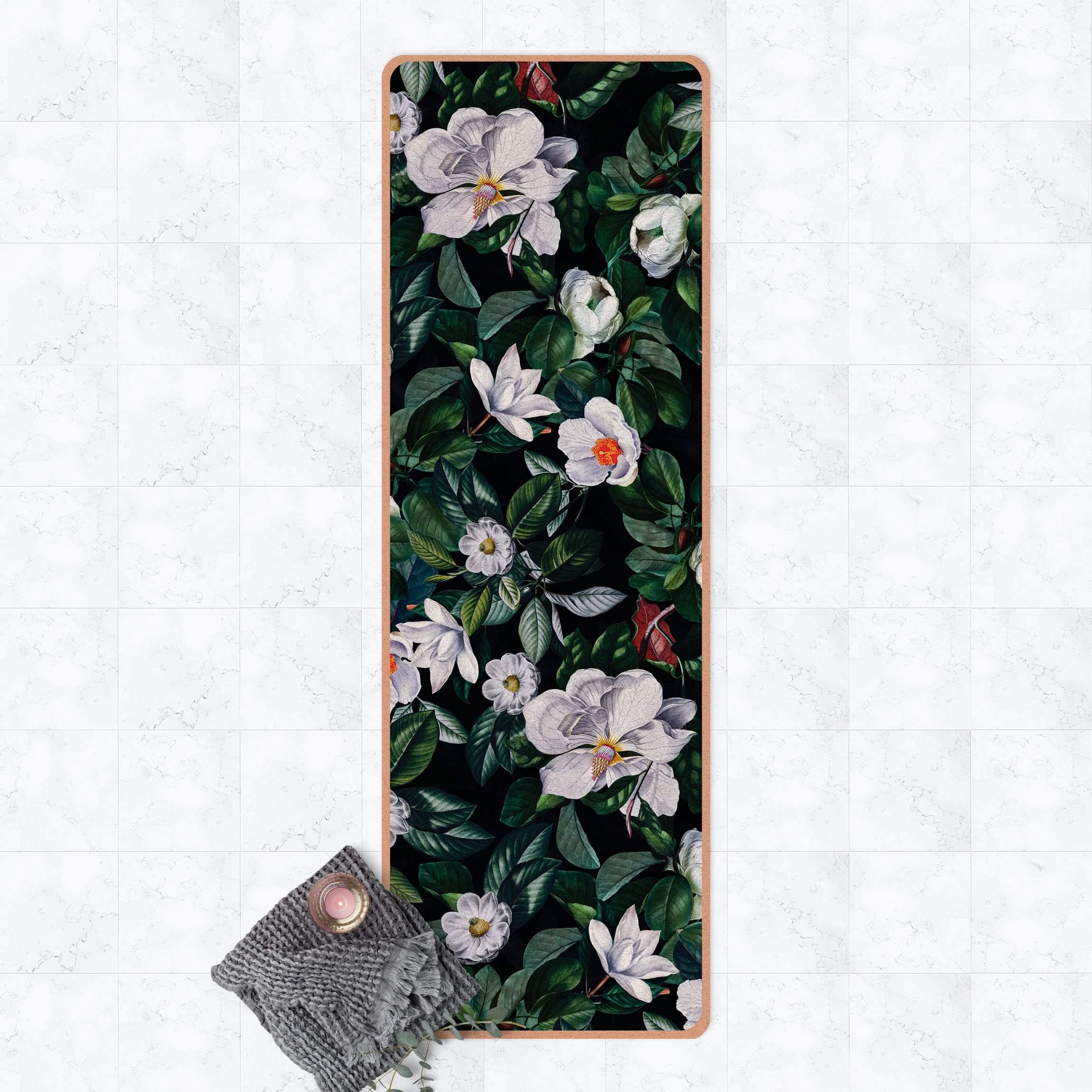Yogamatte Kork Tropische Nacht mit weißen Blumen