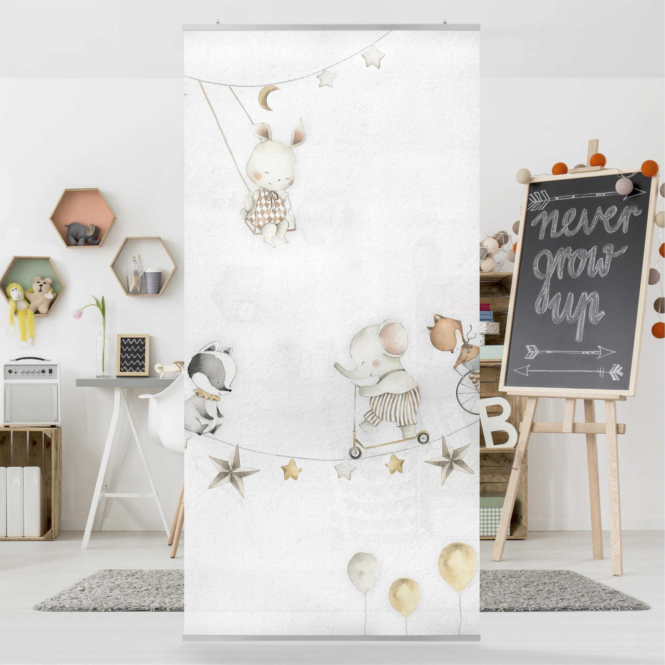 Raumteiler Verschlafene Zirkustiere am Trapez