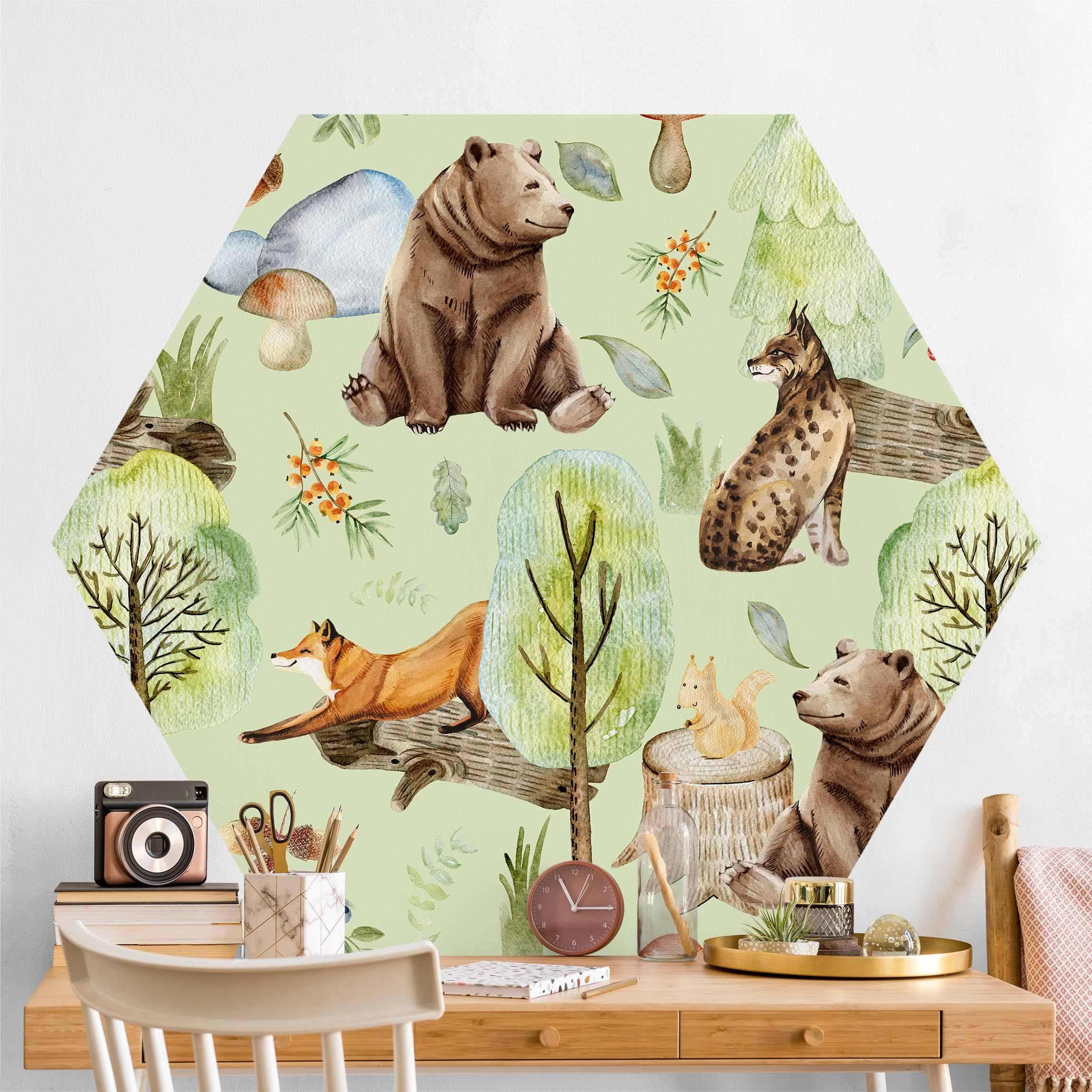 Hexagon Mustertapete selbstklebend Waldfreunde Bär mit Eichhörnchen