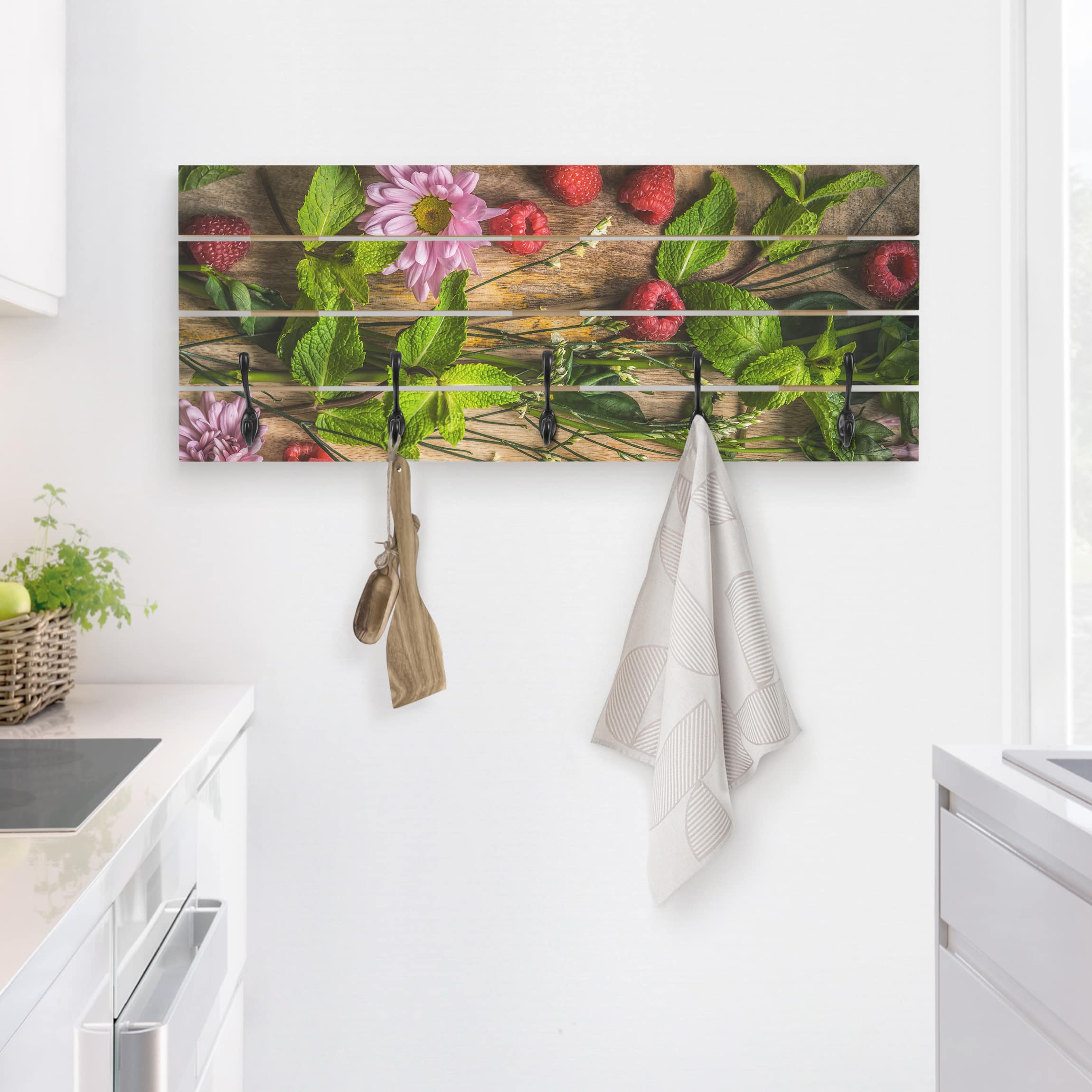 Wandgarderobe Holzpalette Blumen Himbeeren Minze