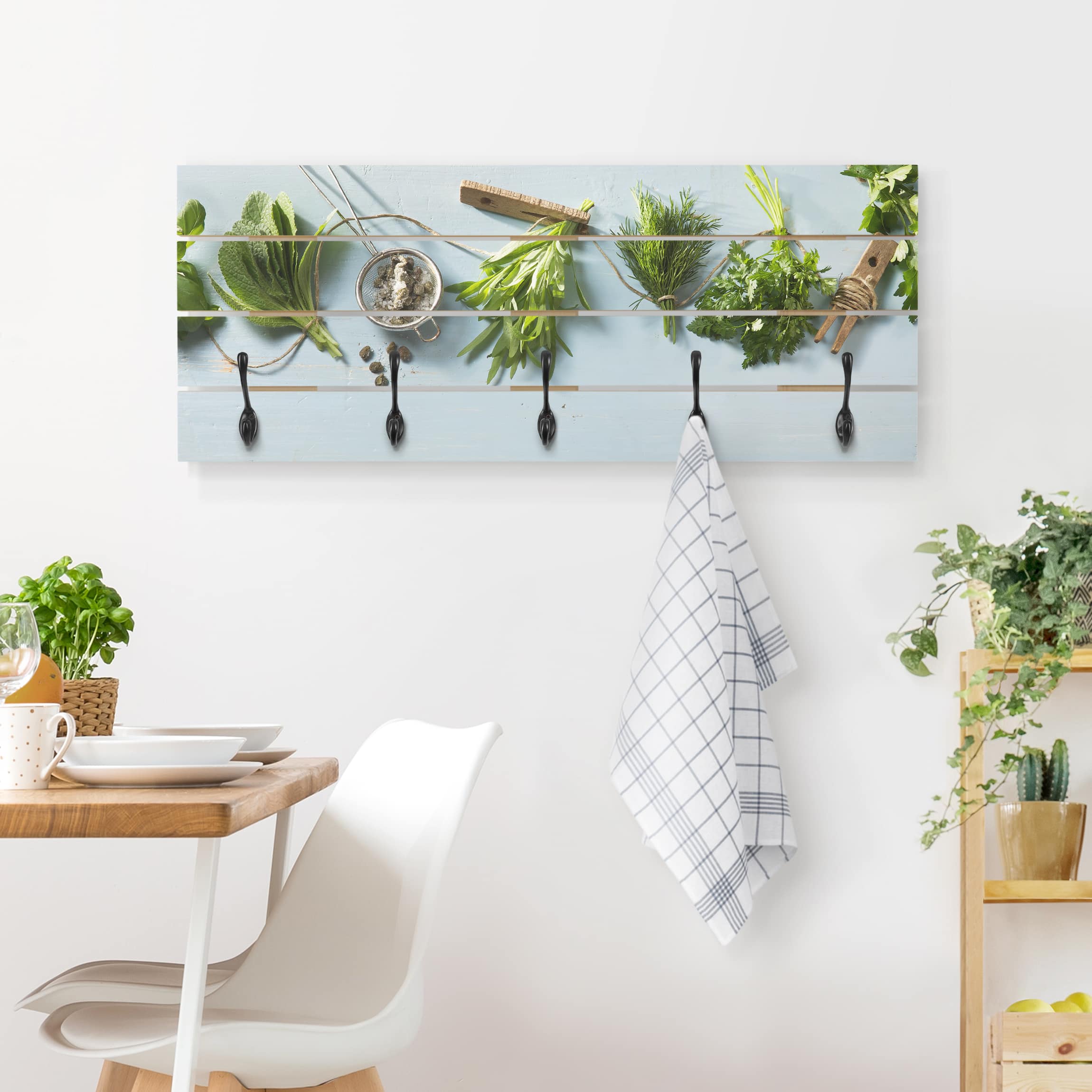 Wandgarderobe Holzpalette Gebündelte Kräuter