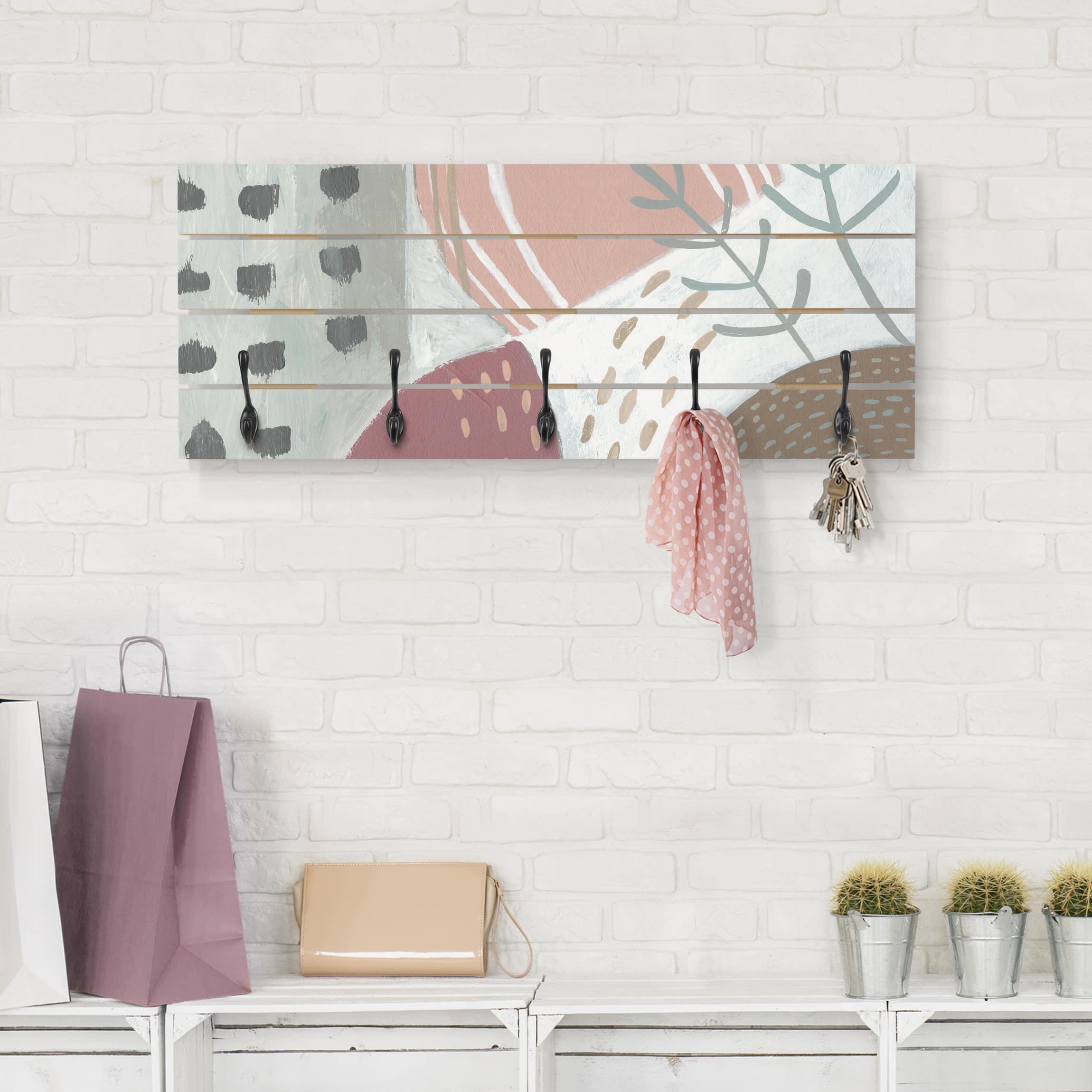 Wandgarderobe Holzpalette Karneval der Formen in Beere I