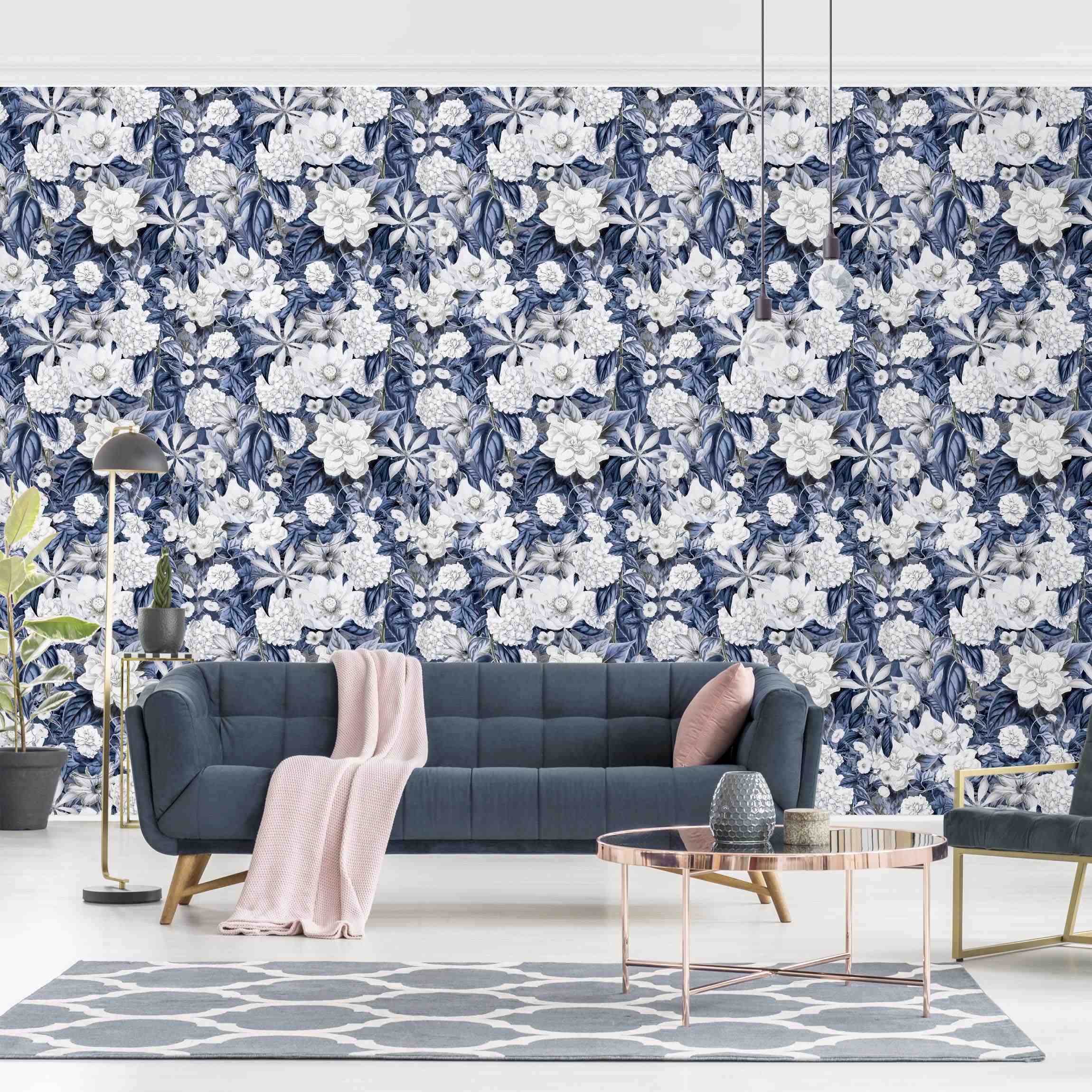 Mustertapete Weiße Blumen vor Blau