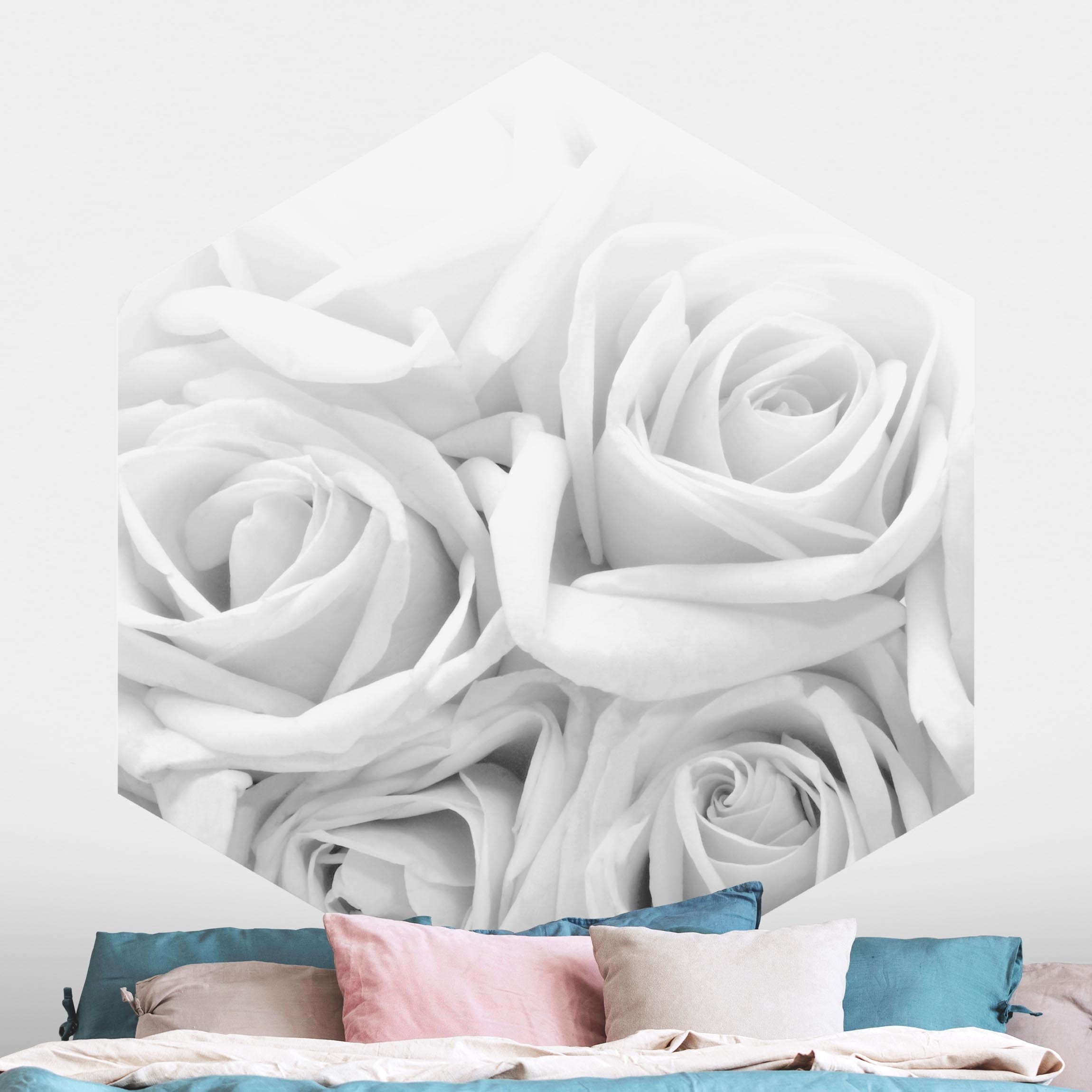 Hexagon Fototapete selbstklebend Weiße Rosen Schwarz-Weiß