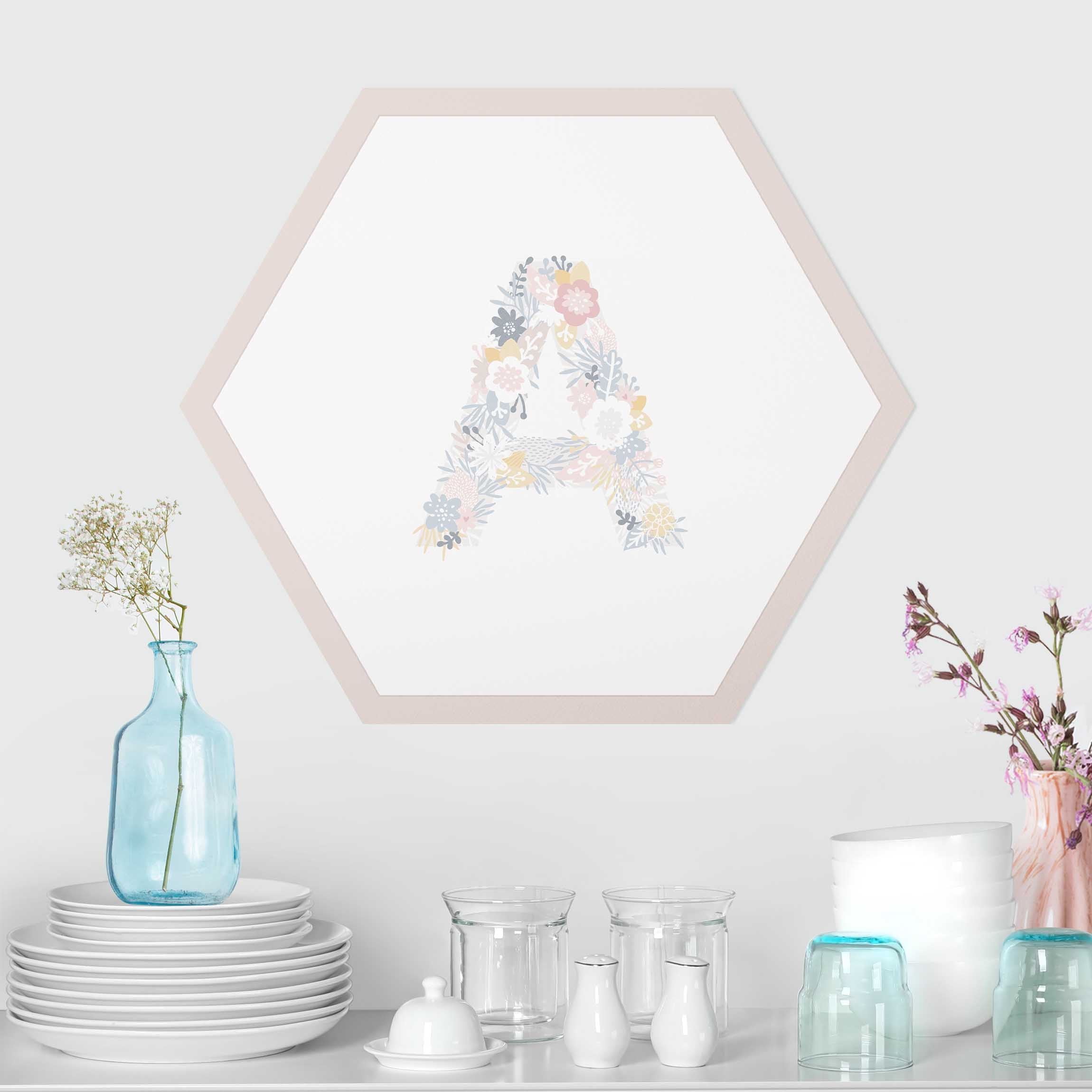 Hexagon-Alu-Dibond Bild Wunschbuchstabe Blumen Pastell