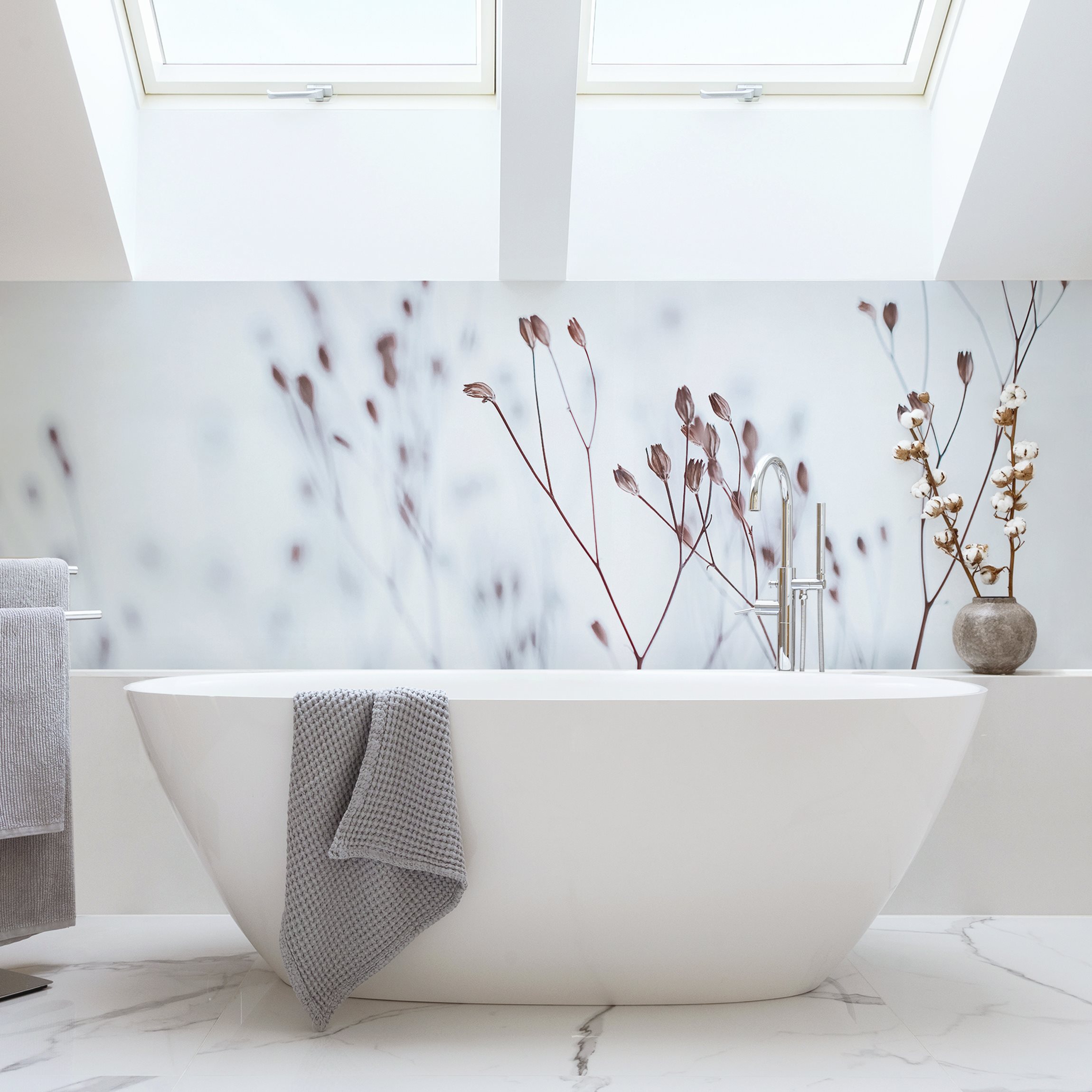 Wandverkleidung Bad Zartblaue Wildblumen