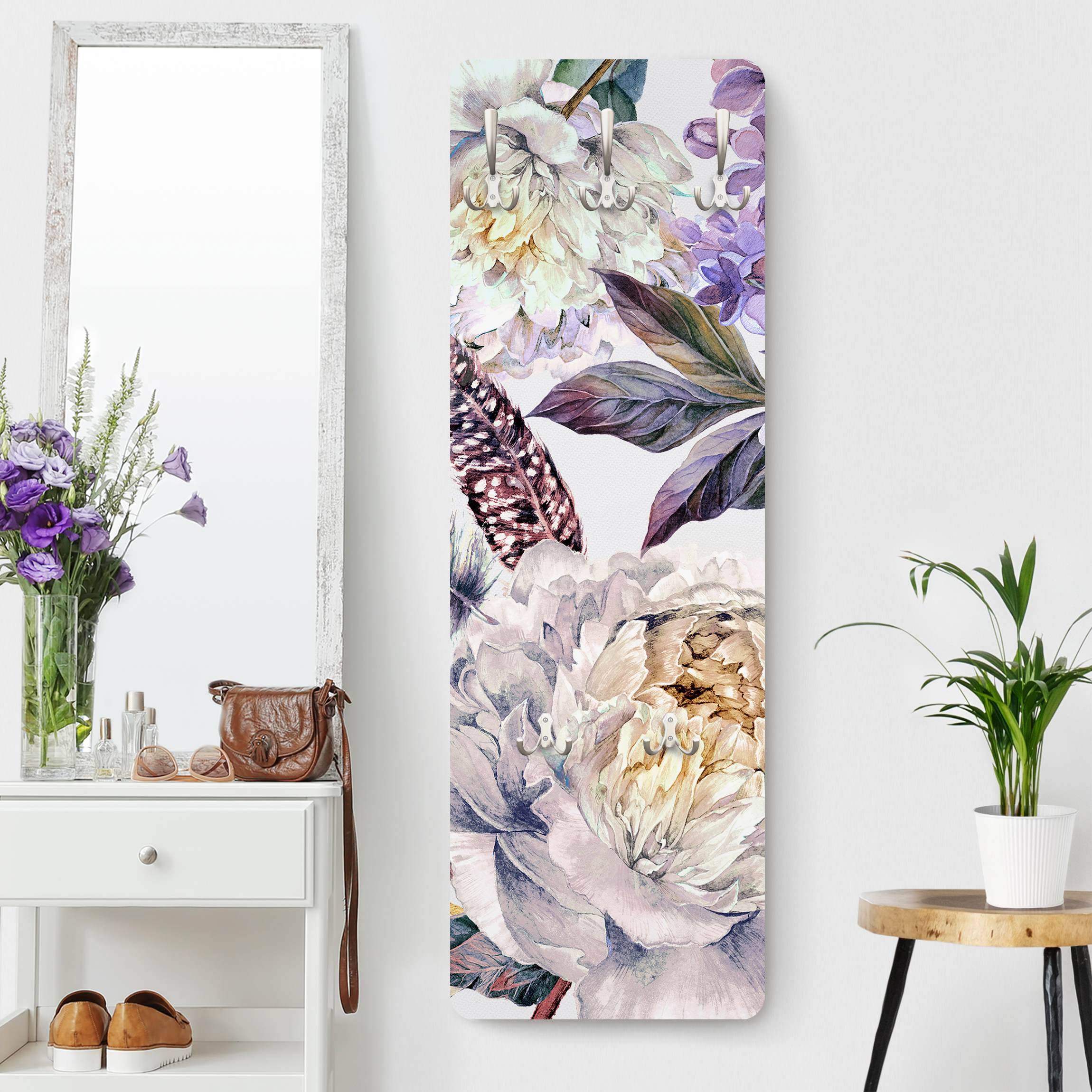 Wandgarderobe Holzpaneel Zartes Aquarell Boho Blüten und Federn Muster