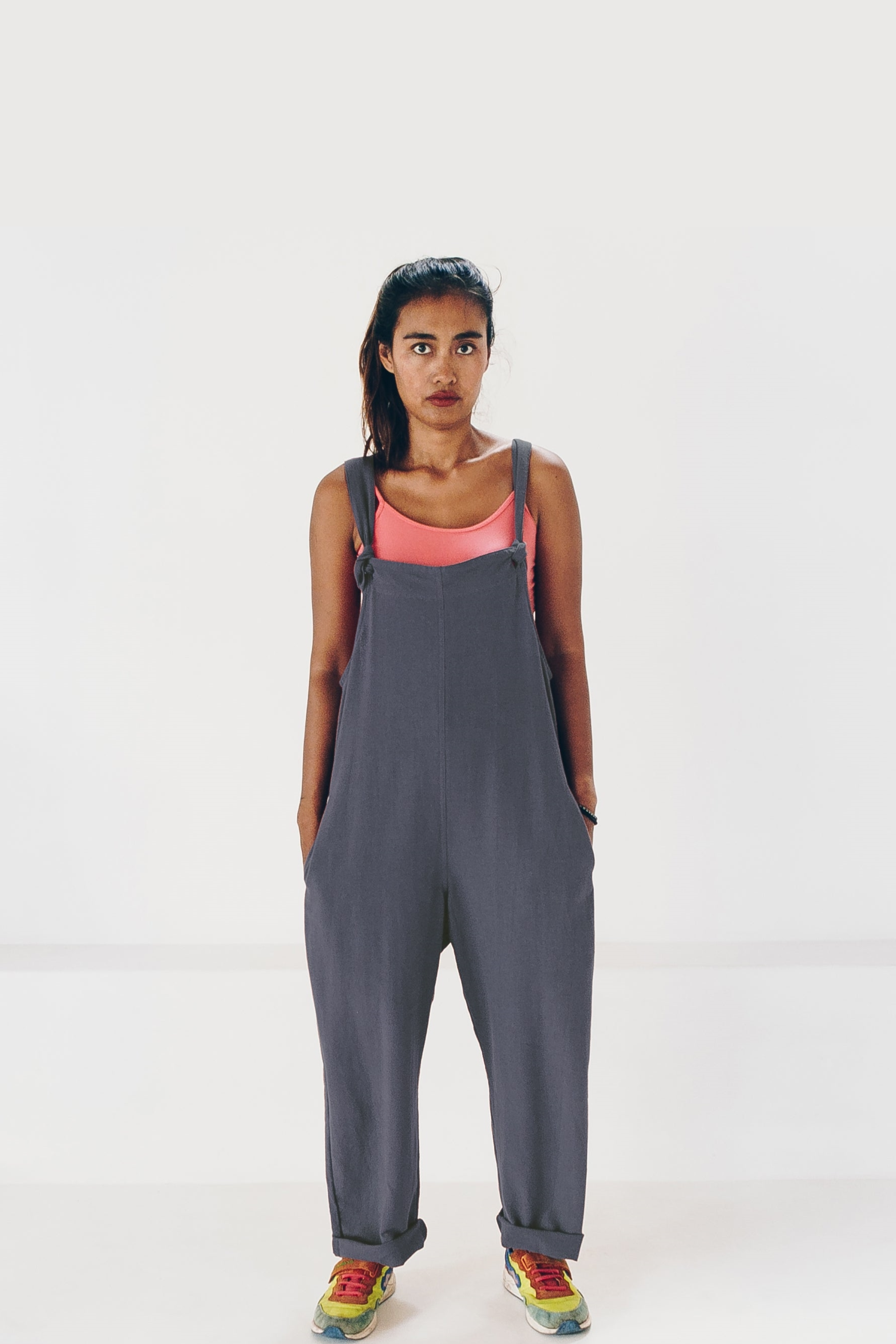 The Driftwood Tales Damen vegan Jumpsuit Holzkohle Blau