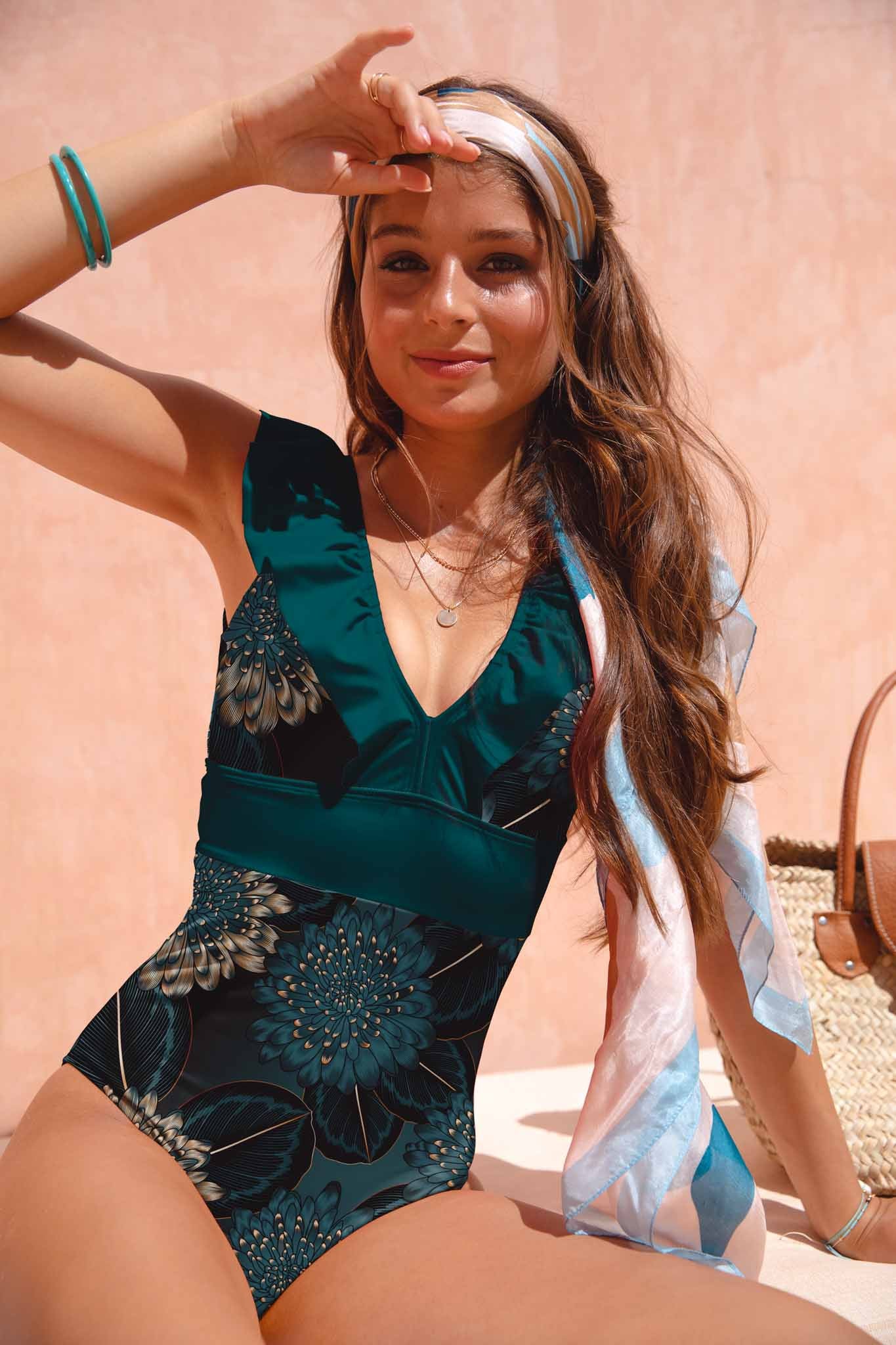 Averie Damen vegan Badeanzug Retro One-Piece Nori Dandelions Print On Black