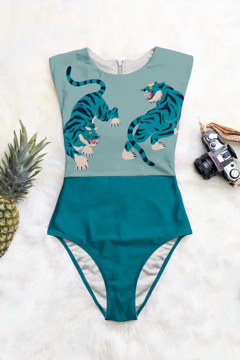 Averie Damen vegan Badeanzug Zip Up One-Piece Marina Fierce Tigers Print On Sky Blue