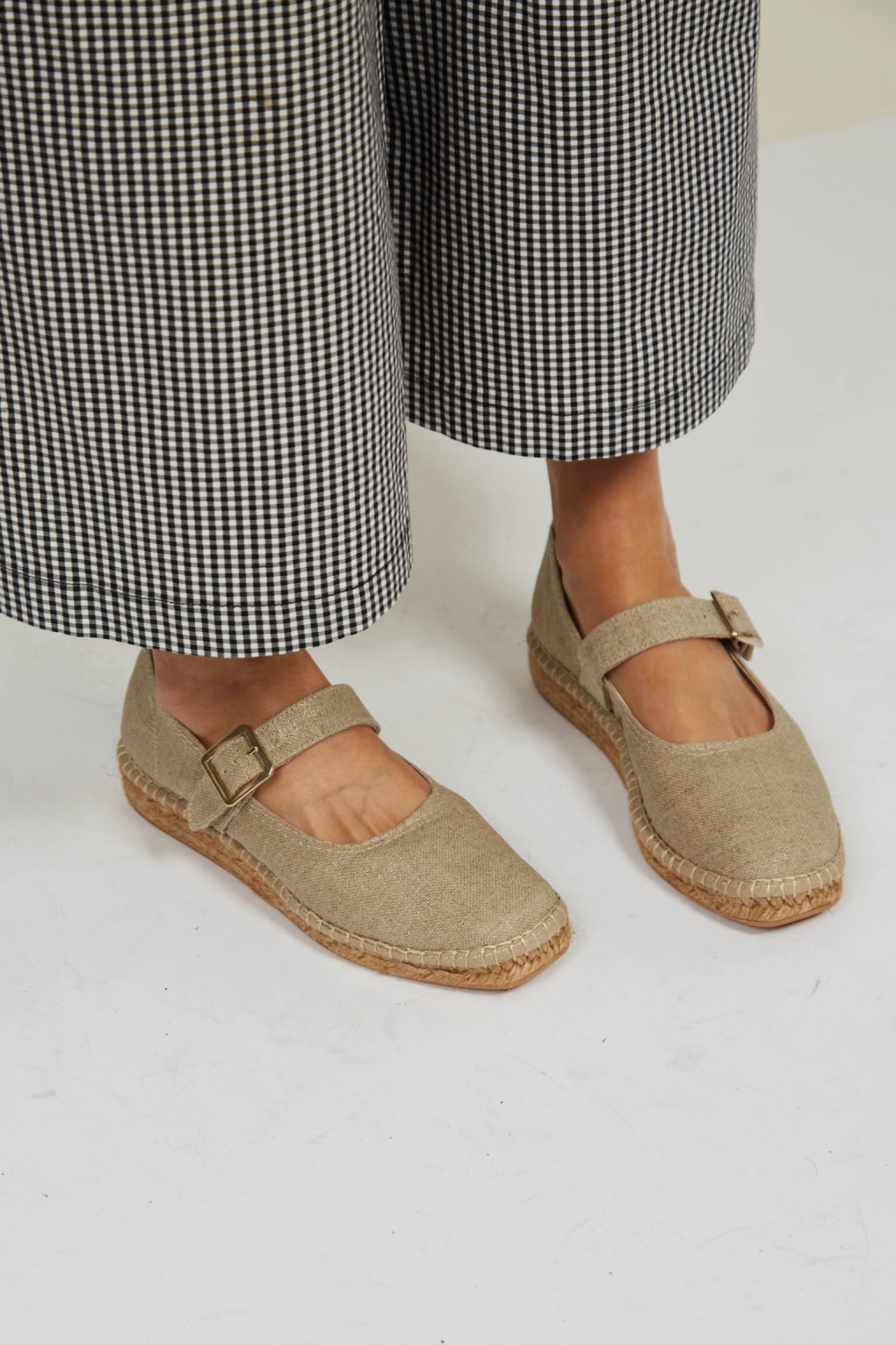 Momoc Damen vegan Wohnung MojÃ¡car Beige