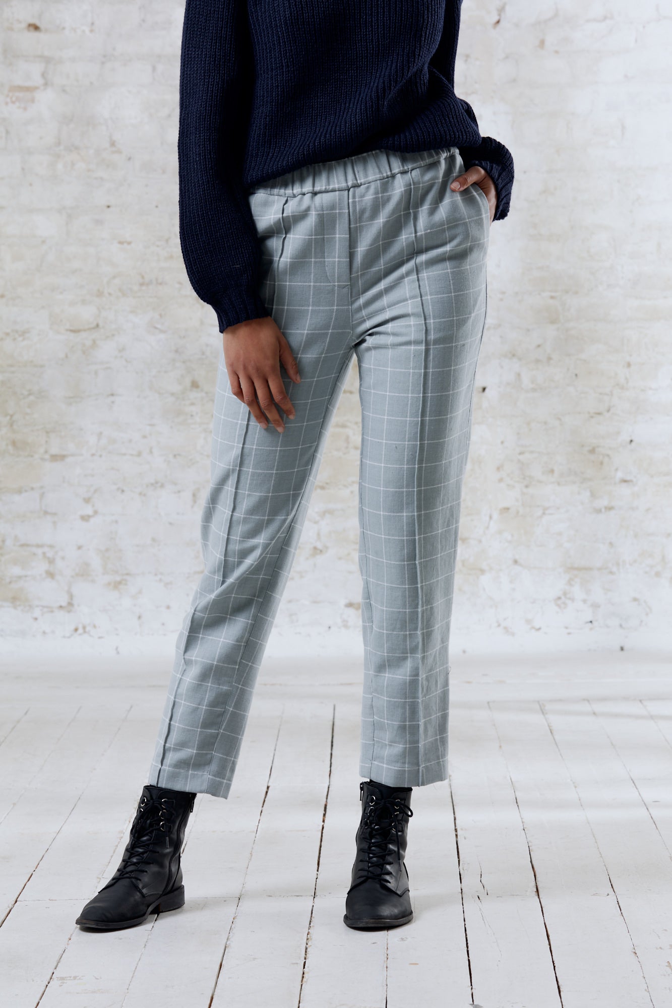 Jyoti Fair Works Damen vegan Hose Laharim Eis