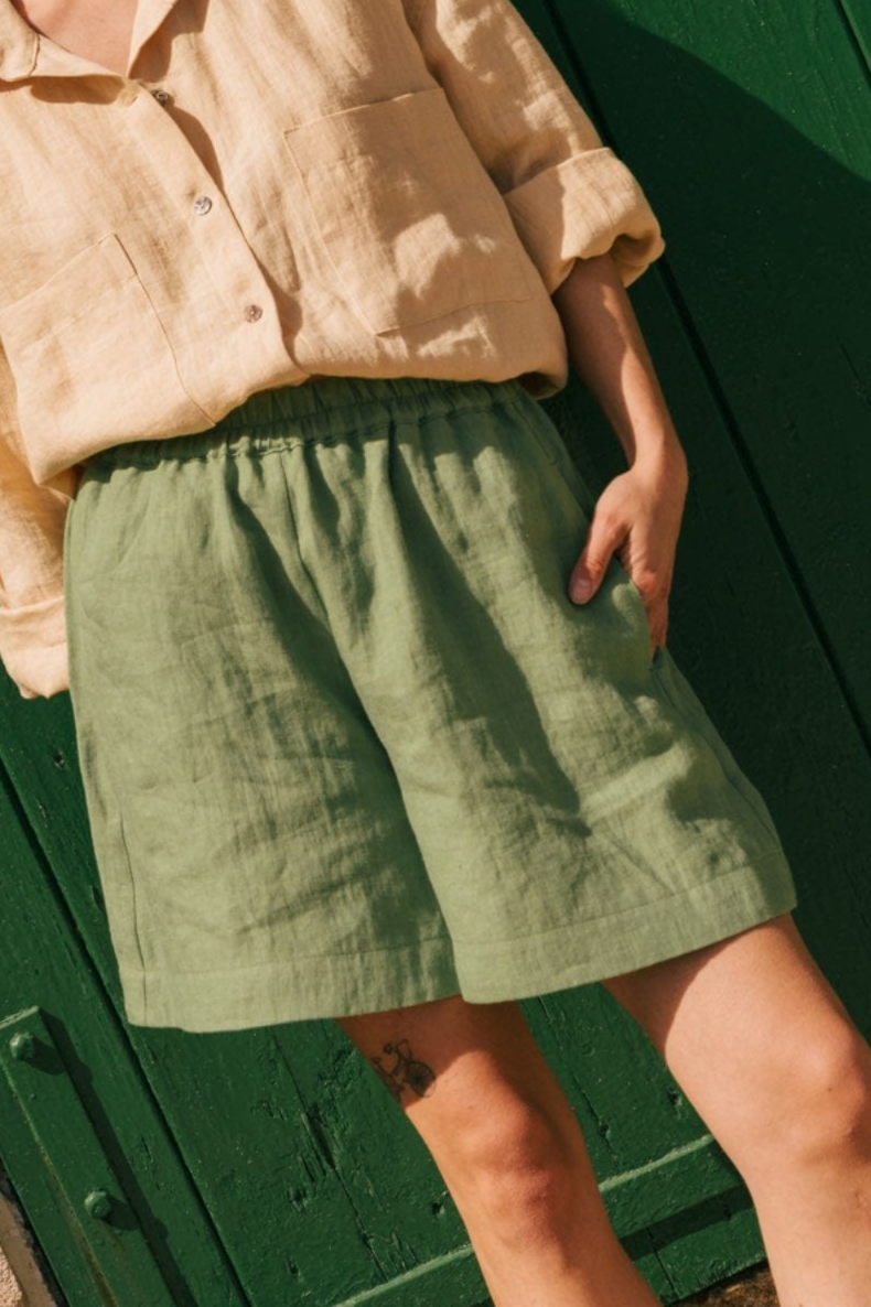 AmourLinen Damen vegan Shorts Betty Klassisch Matcha Grün