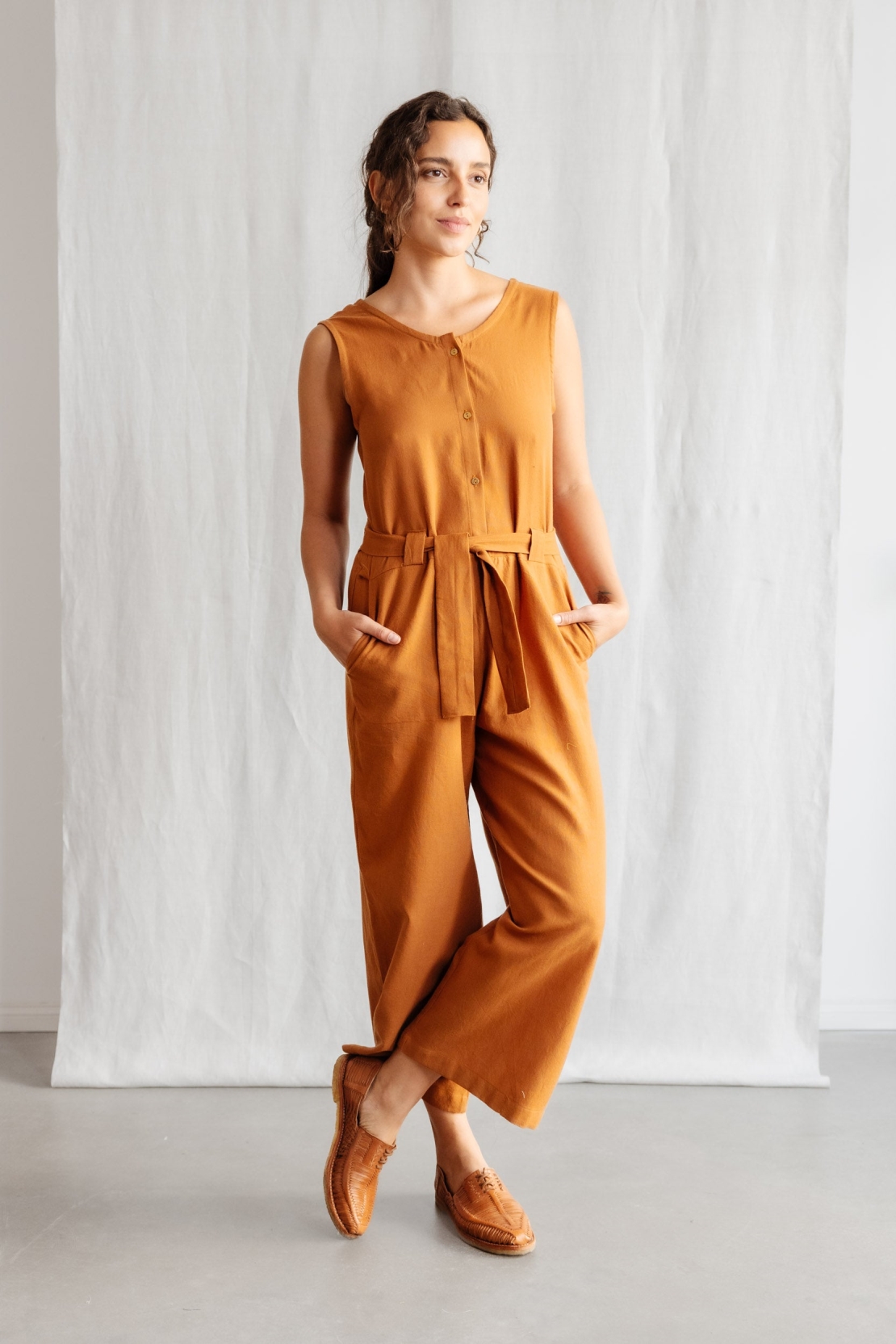 Jyoti Fair Works Damen vegan Jumpsuit Daksha Haselnuss