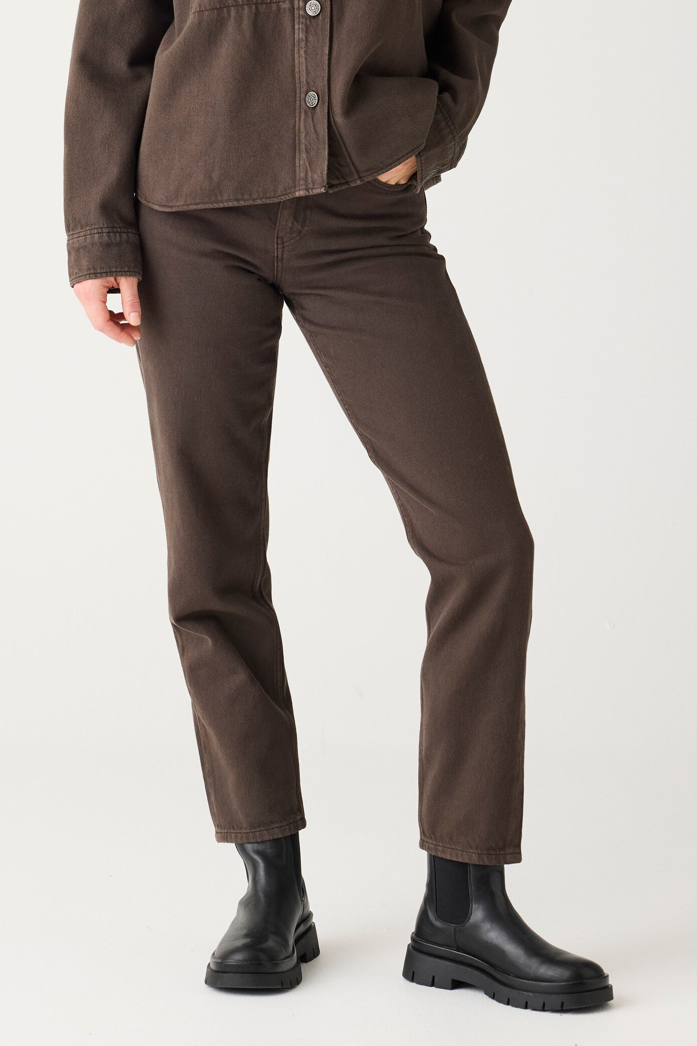 KnowledgeCotton Apparel Damen vegan Hose Stella Slim Twill Chocolate Torte