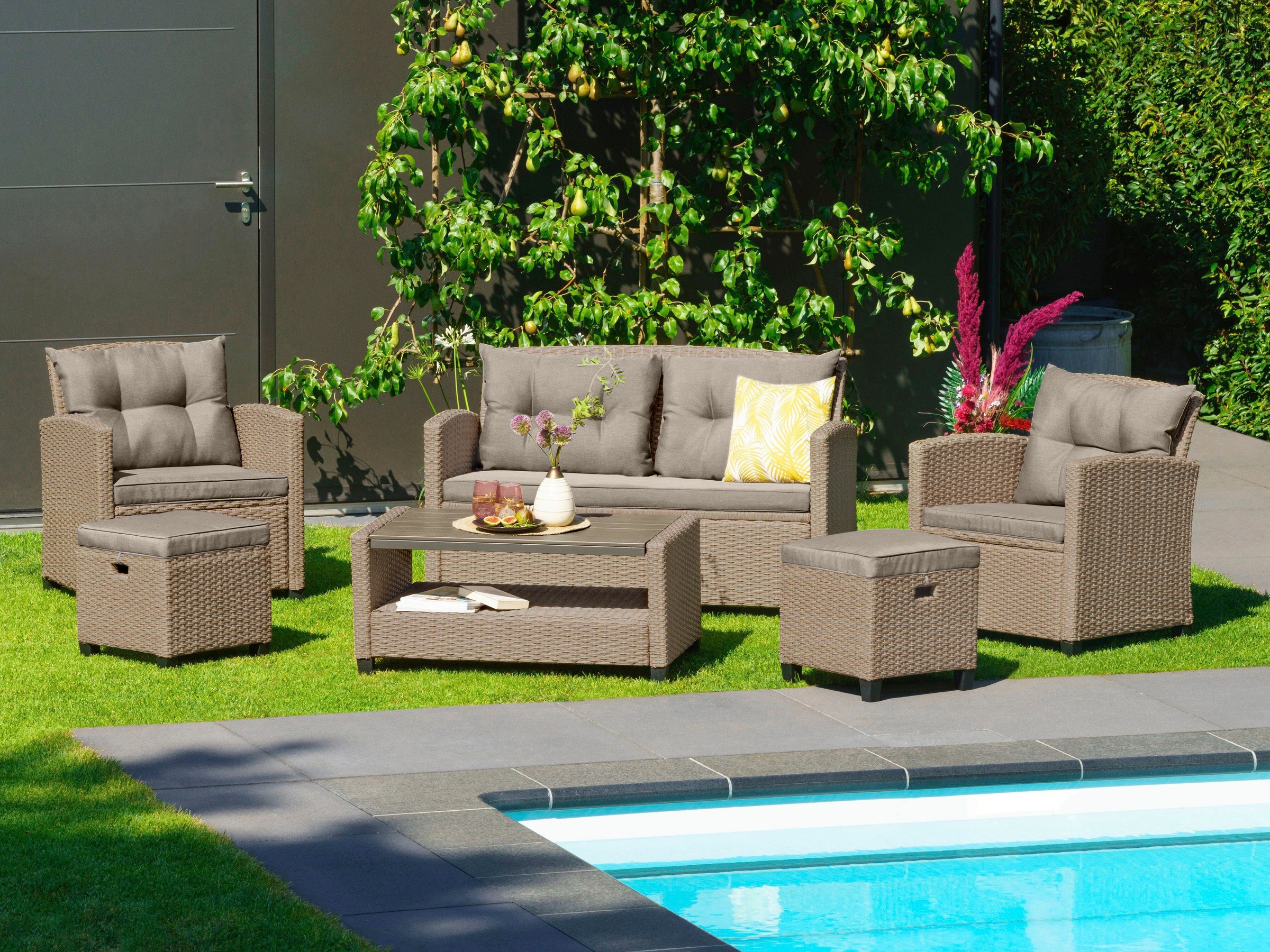 KONIFERA Gartenlounge-Set 'Lorca' Set, 2xSessel,2er Sofa,1xTisch 90x55x42,5cm,2x Hocker inkl. Auflagen, Stahl, 16 Stk. tlg. Polyrattan, Ablagefläche unter dem Tisch, Tischplatte aus Nonwood