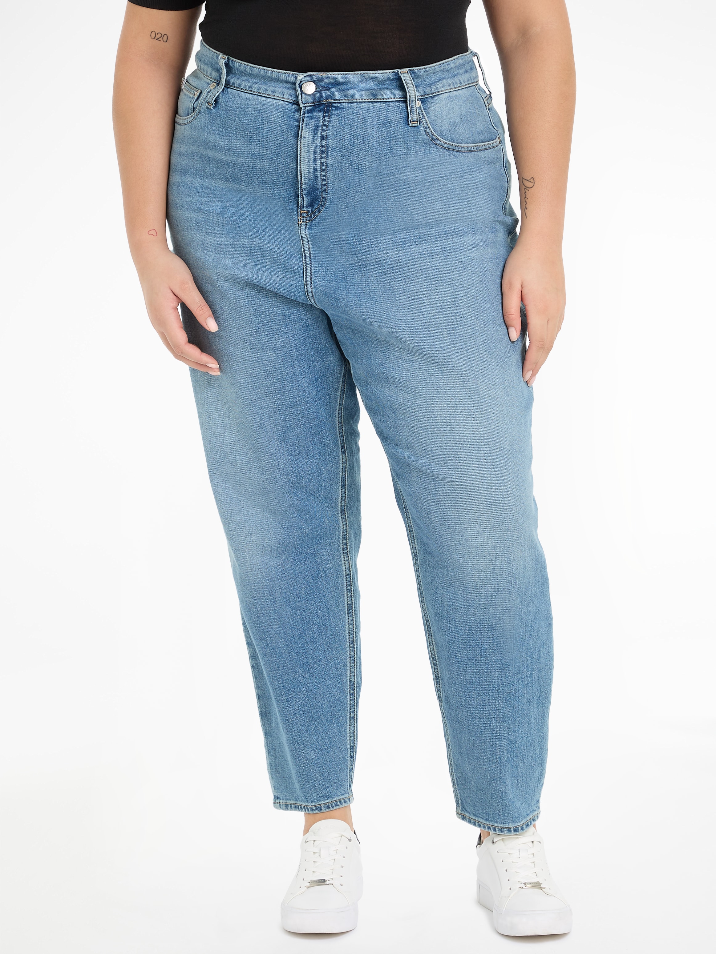 Calvin Klein Jeans Plus Mom-Jeans 'MOM JEAN PLUS', Große Größen Jeans wird in Weiten angeboten