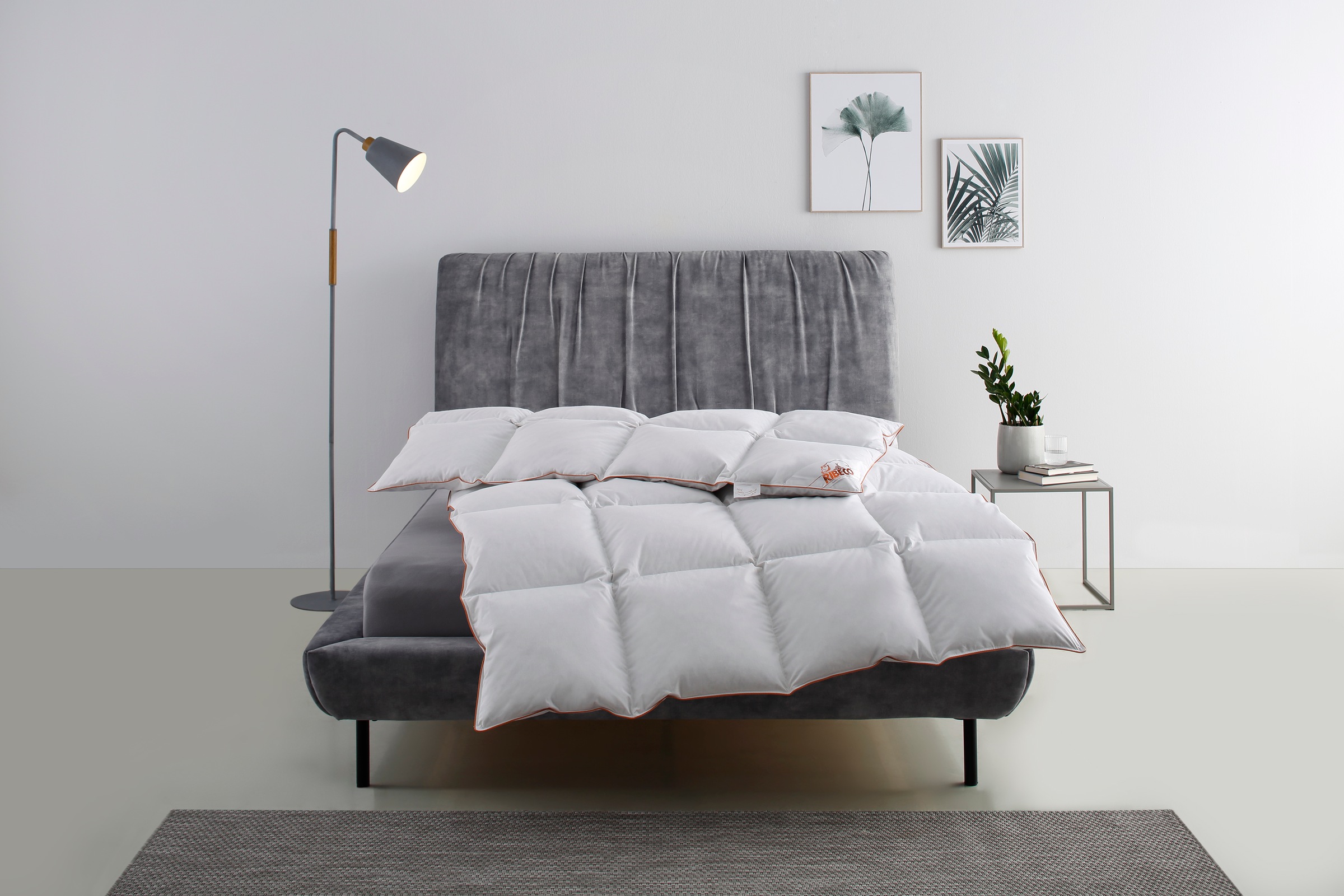 RIBECO Daunenbettdecke 'Richard, Bettdecken für Sommer oder Winter, Made in Germany' leicht Füllung 90Daune10Federn 1 Stk. tlg. Bettdecke 135x200 cm, 155x220 cm und weitere Größen, Decke