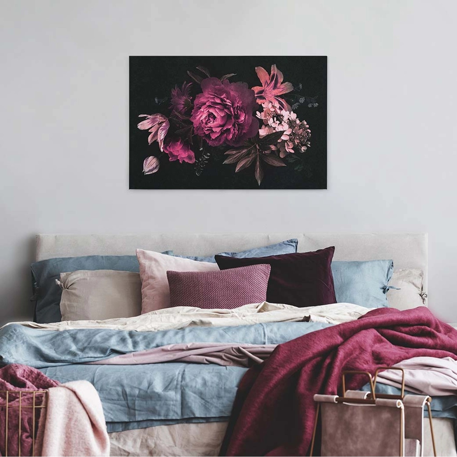 Bricoflor Stillleben Leinwand Bild Mit Blumen Gemälde Bild Mit Lilien Und Rosen Ausgefallenes Wandbild In Schwarz Und Lila Für Schlaf Und Wohnzimmer