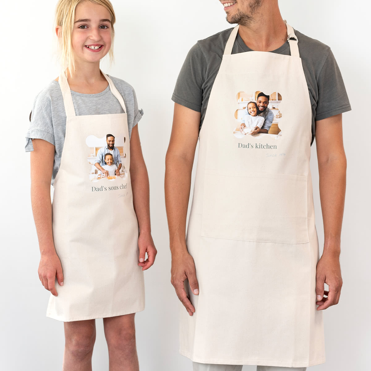 Personalisierte Farbige Schürze Set bedrucken lassen | Farbe Beige | Kochschürze mit Foto oder Wunschtext selbst gestalten