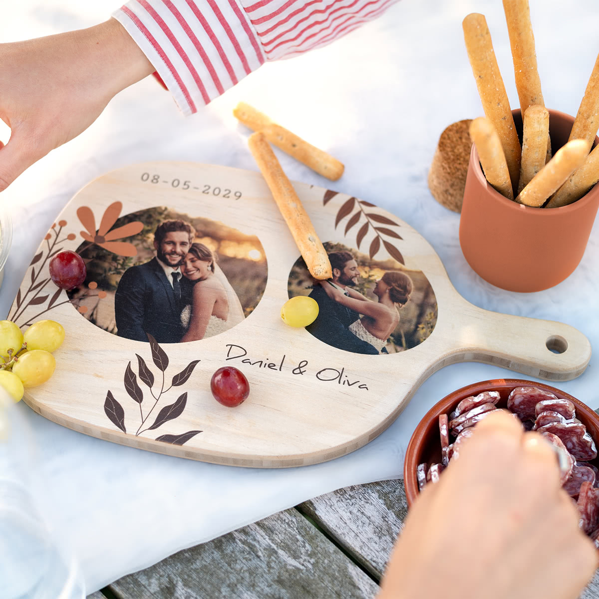 Schneidebrett mit Foto personalisiert aus Holz | ca. 33 x 20 cm | Hochwertigen Fotodruck selbst gestalten | Schneide- u. Arbeitsfläche ohne Druck