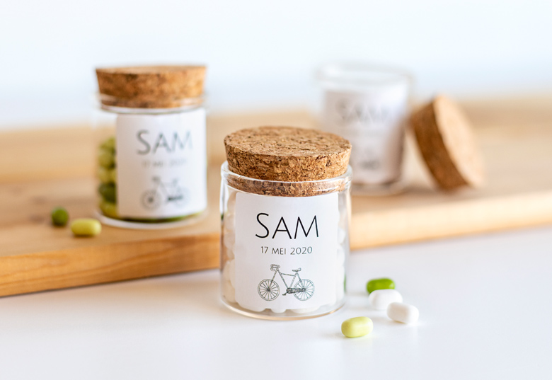 Mini-Glas personalisiert mit quadratischem Sticker - 12 Stk.