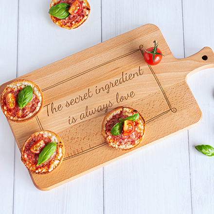 Schneidebrett mit Gravur personalisiert aus Holz | ca. 36 x 20 cm | Lasergravur mit Wunschtext selbst gestalten | Buchenholz | Rechteckiges Holzbrett