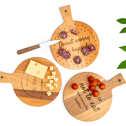 Schneidebrett mit Gravur personalisiert aus Holz | ca. 20 x 26 cm | Lasergravur mit Wunschtext selbst gestalten | Buchenholz | Rundes Holzbrett
