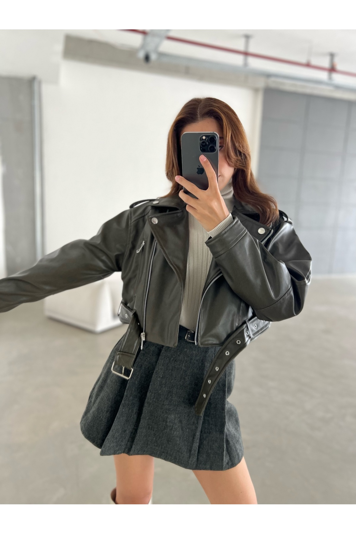 Laluvia Khakifarbene Kelvin-biker-lederjacke für Damen - S