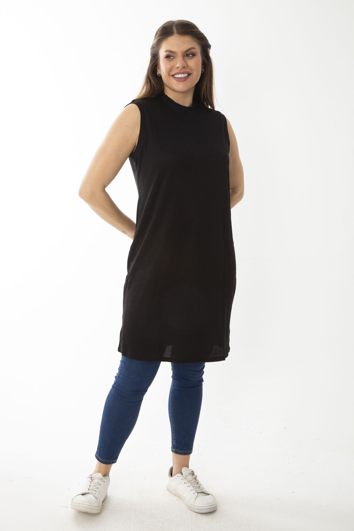 Şans Bluse, Große Größe, Schwarzes Camisole-gewebe, Rundhalsausschnitt, Ärmellose Lange Bluse für Damen - 46