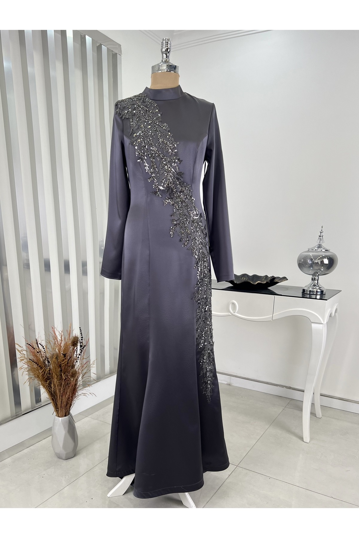 Rana Zenn Graues Abendkleid Aus Netzstoff Mit Meeressatin-applikationen für Damen - 48