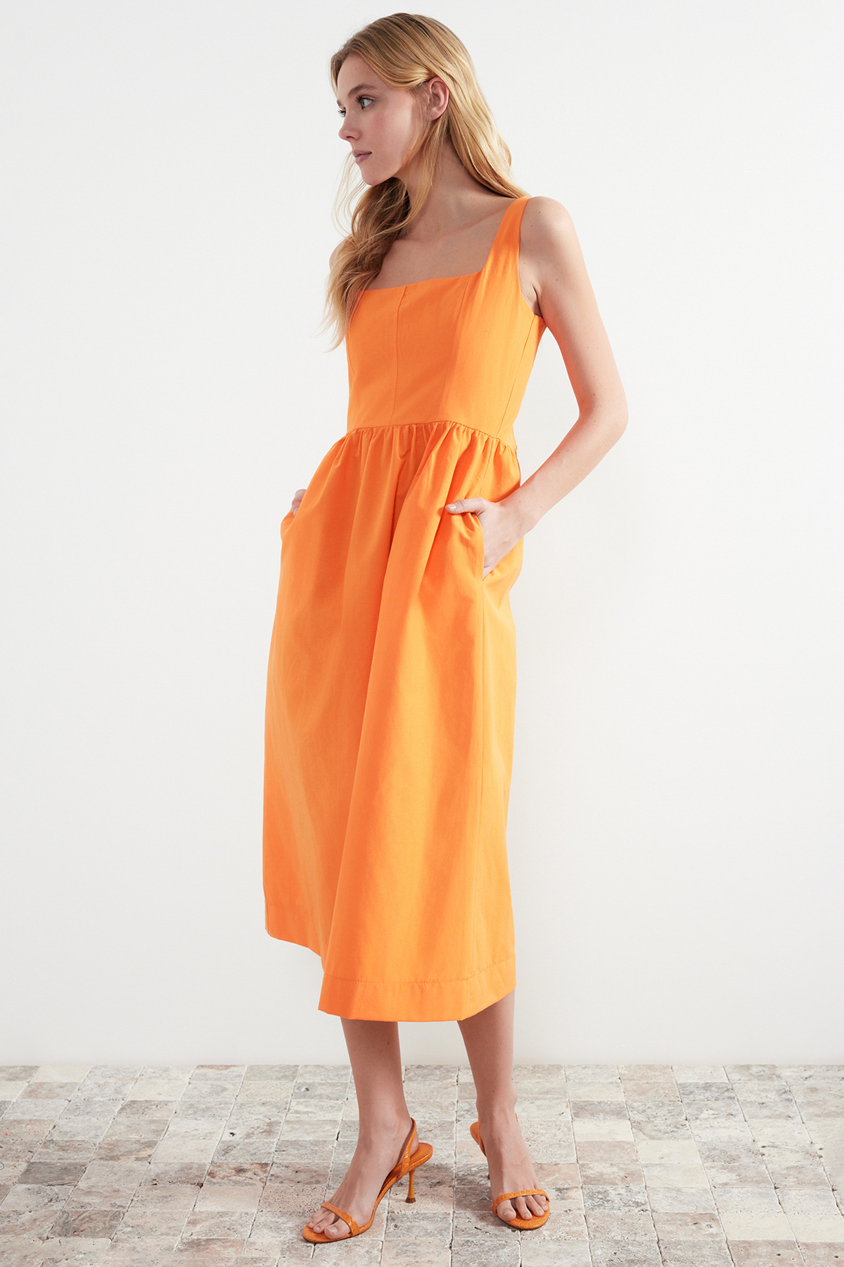 Trendyol Collection Orangefarbenes Midi-korsett-webkleid Mit Nähdetail für Damen - 42