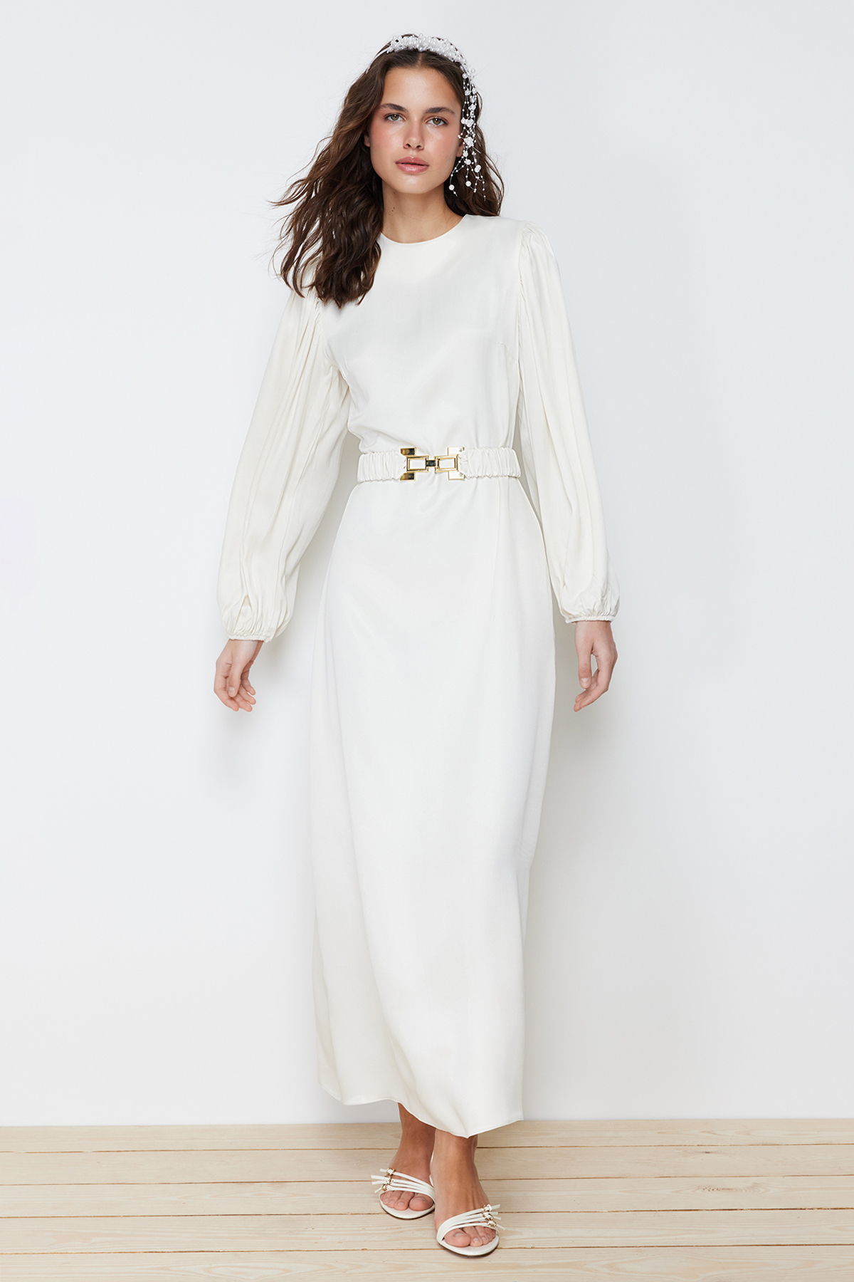 Trendyol Modest Langes Abendkleid Aus Ecrufarbenem Satin – Für Hochzeiten Und Besondere Anlässe für Damen - 42