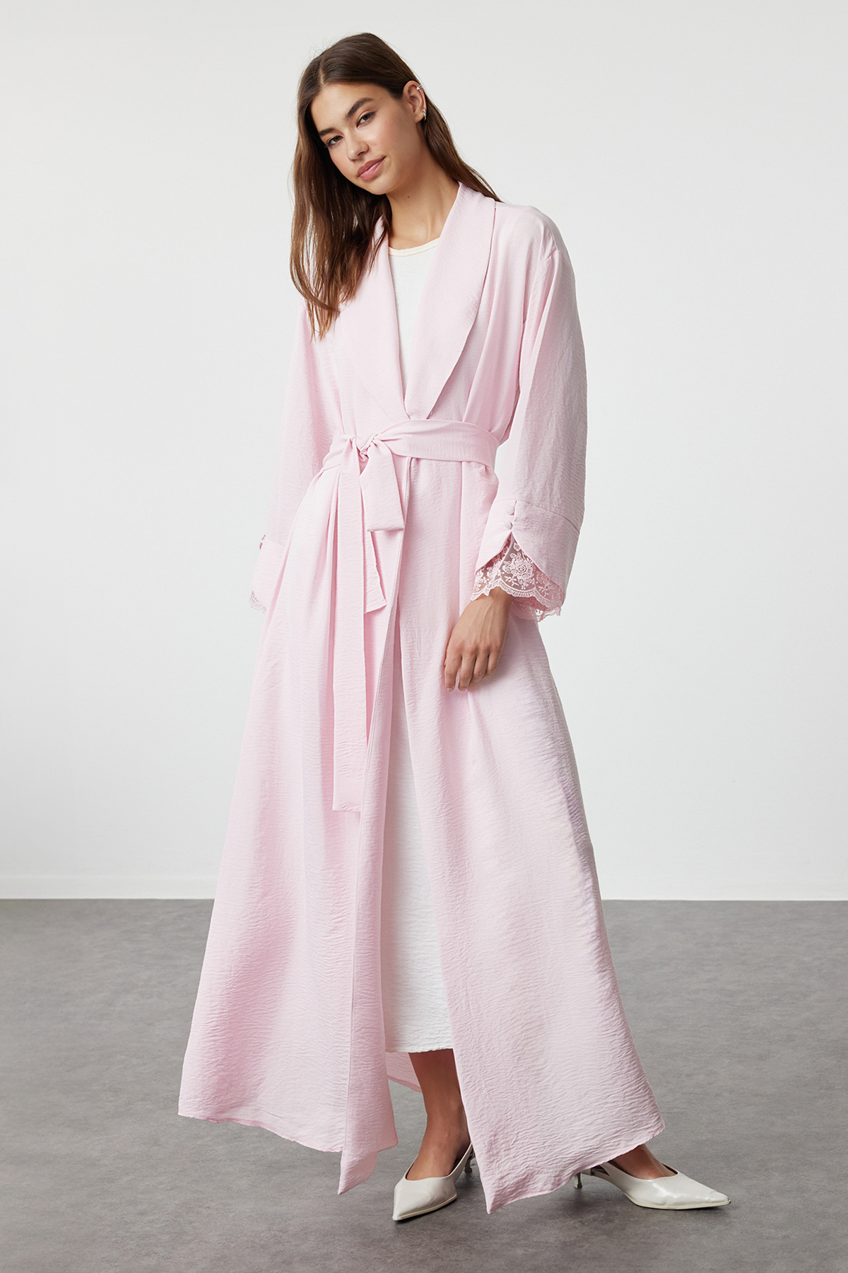 Trendyol Modest Puderfarbenes Ferace Und Abaya Mit Spitzendetails - für Damen - 40