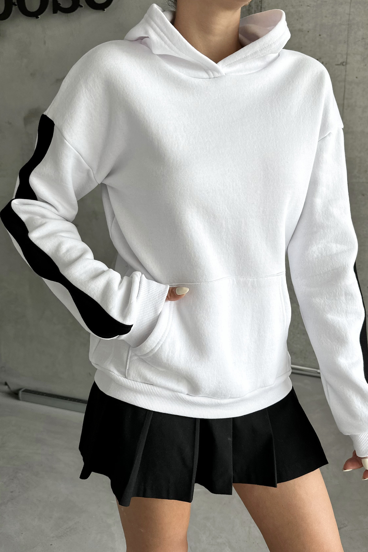 MODAGEN Weißes Unisex-übergrößen-sweatshirt – Ärmeldetails, Schlichte Kapuze - M