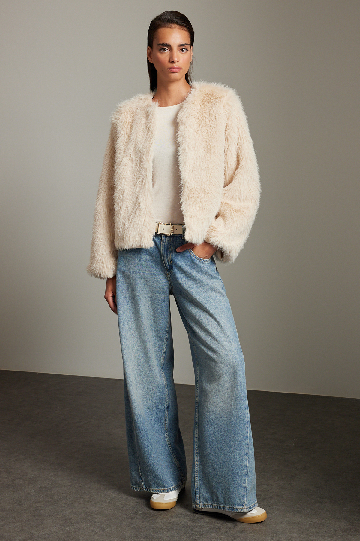 Trendyol Collection Ecru Oversize-mantel Aus Pelz für Damen - L