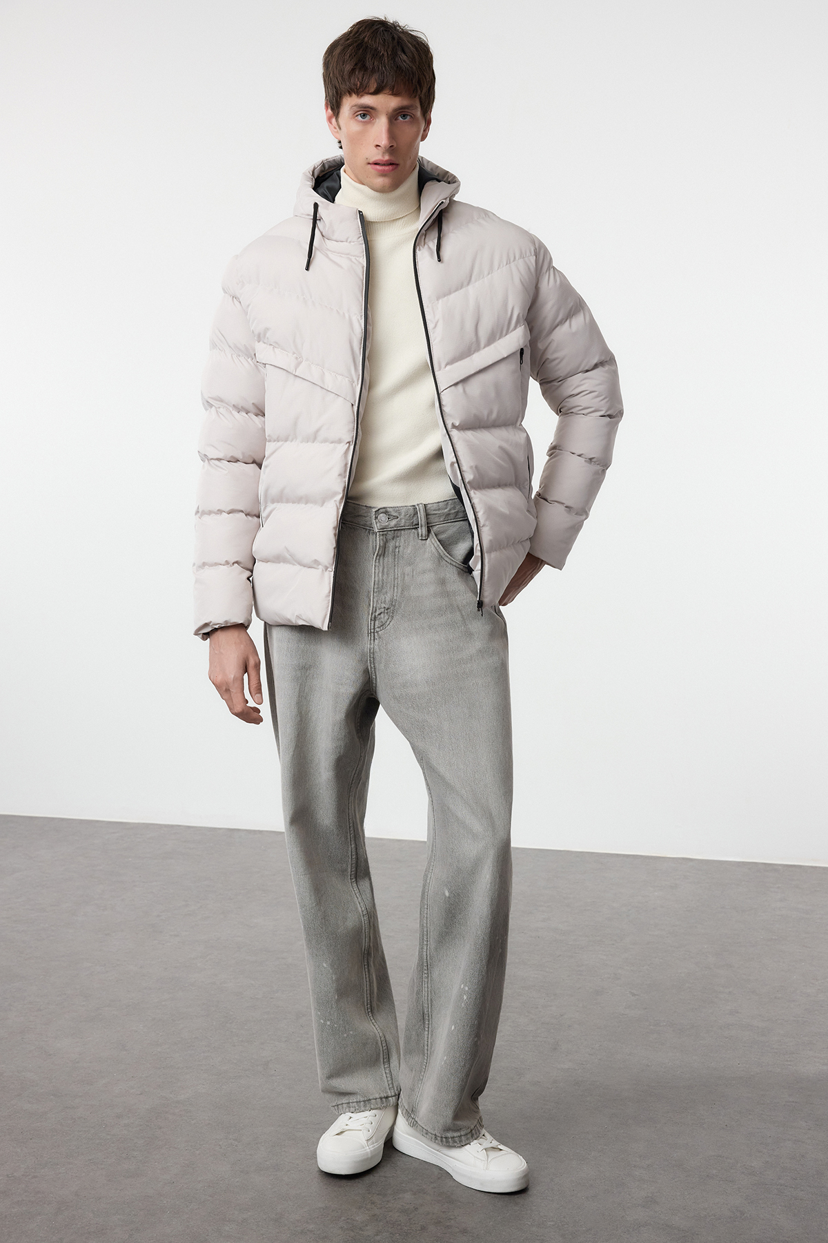 Trendyol Collection Stone Regular Fit Aufblasbarer Wasser- Und Windabweisender Wintermantel Mit Kapuze für Herren - L